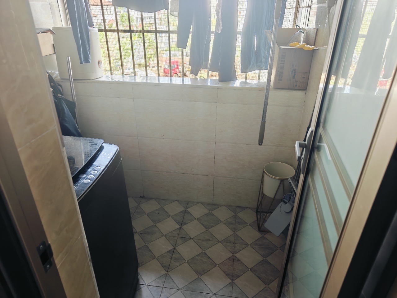 北方万银花园一期  3室2厅2卫    105.0万 北方万银花园一期  3室2厅2卫    105.0万客厅