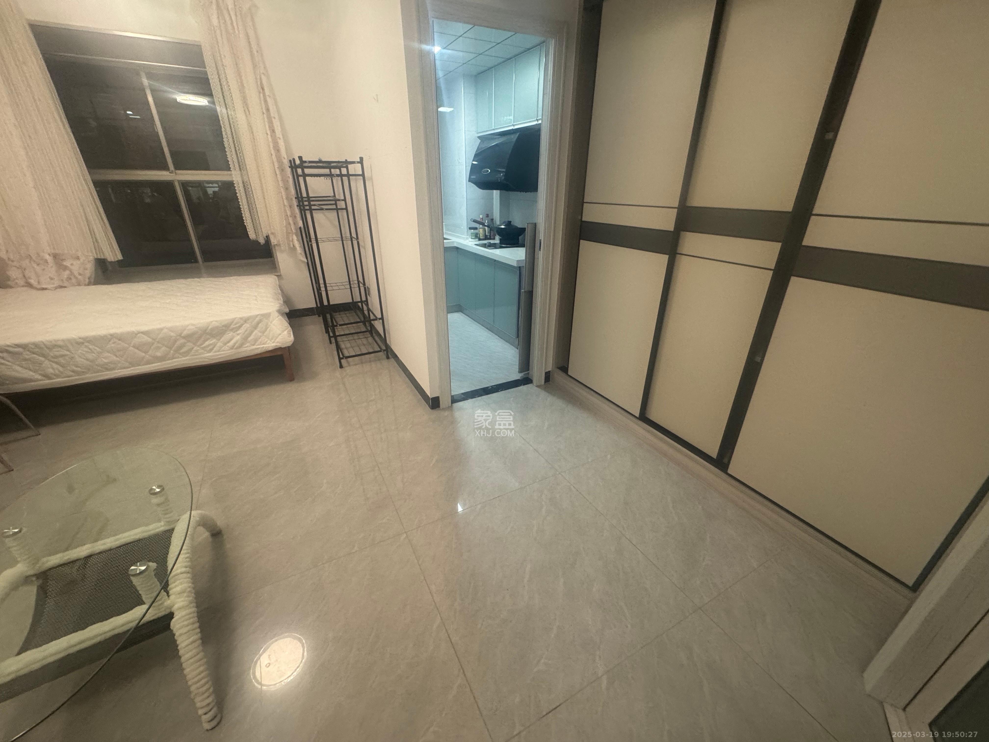 颐美会现代城 1室1厅1卫 2200.0元/月 颐美会现代城 1室1厅1卫 2200.0元/月室内图