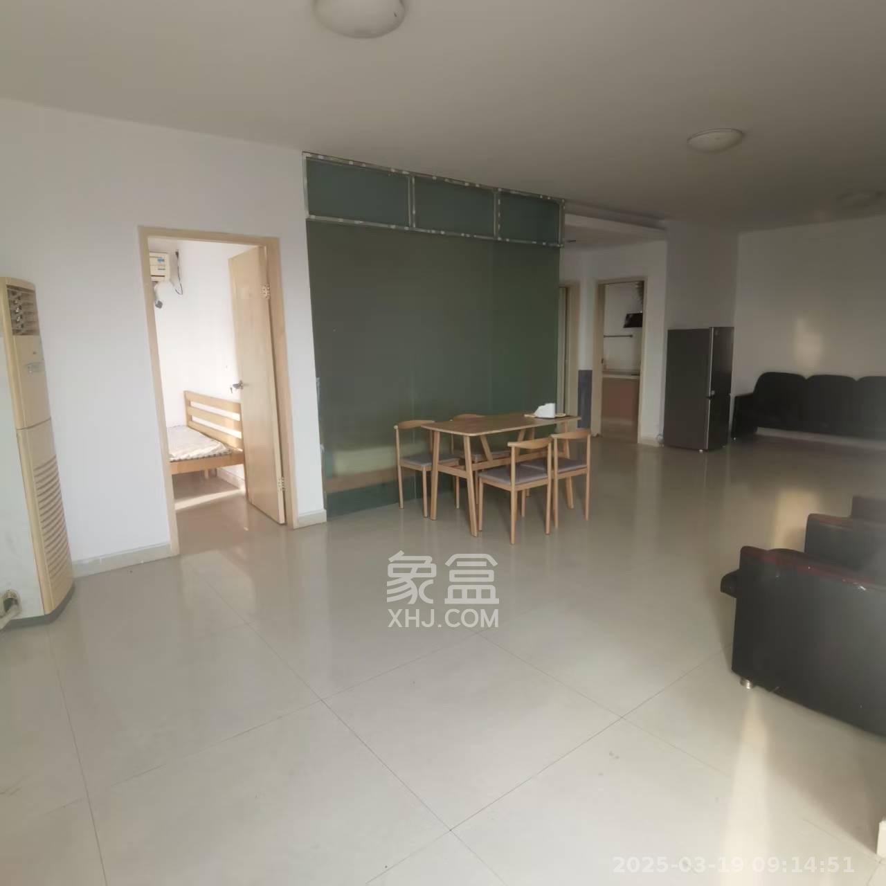 上东印象  2室2厅1卫   1800.00元/月室内图