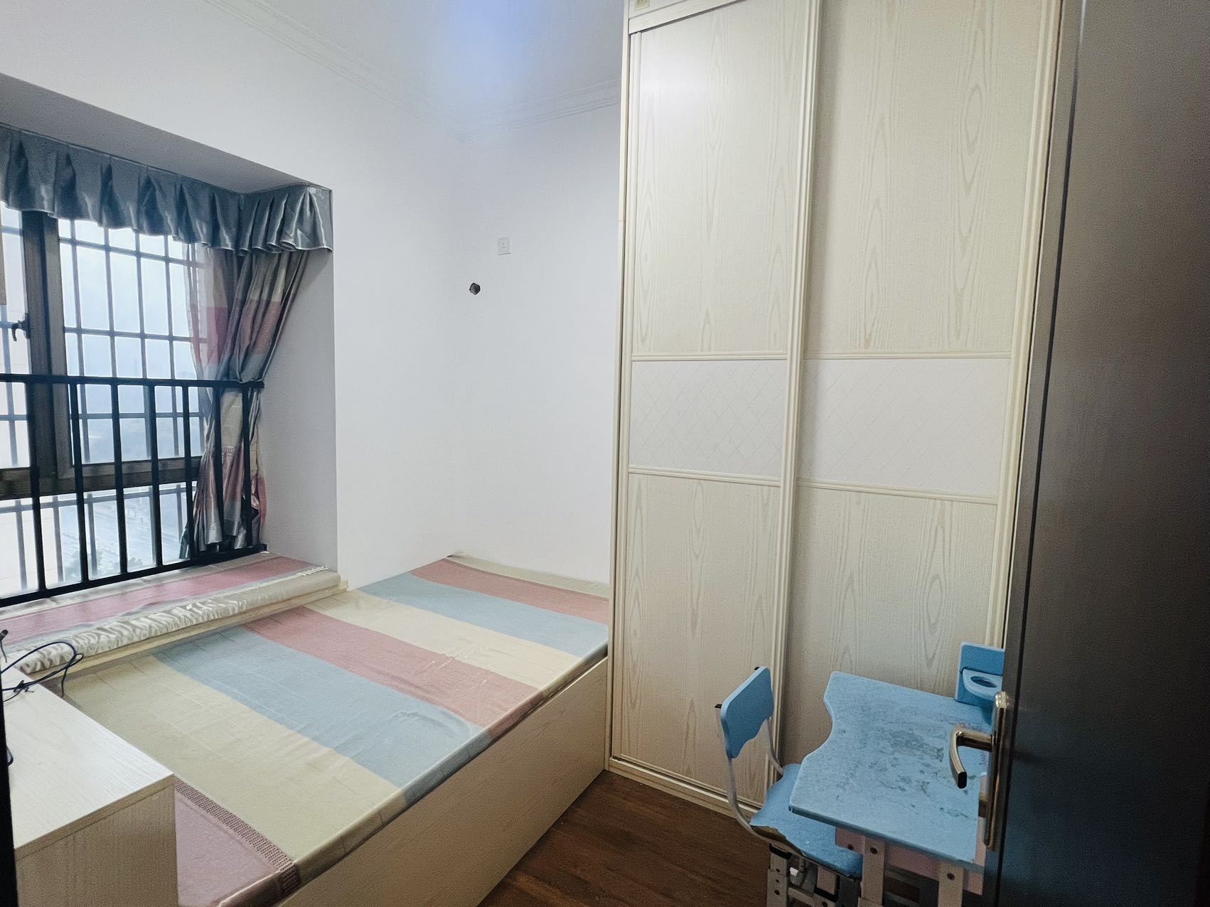 碧桂园 3室2厅1卫 1600.0元/月 碧桂园 3室2厅1卫 1600.0元/月室内图