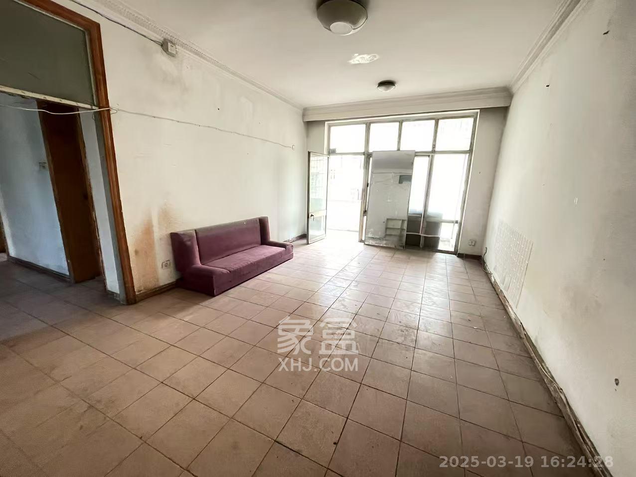 下碧湘街小区  3室2厅1卫    1800.0元/月室内图