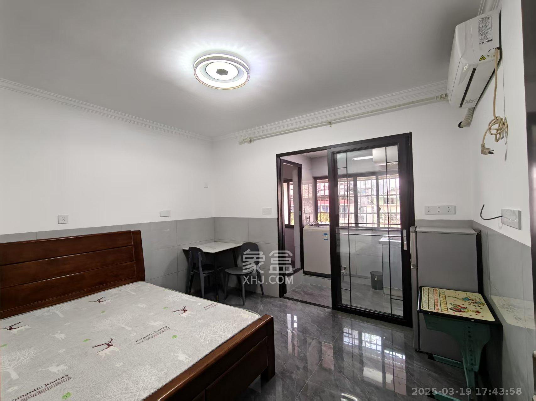 新合四村 1室0厅1卫 1250.0元/月 新合四村 1室0厅1卫 1250.0元/月室内图