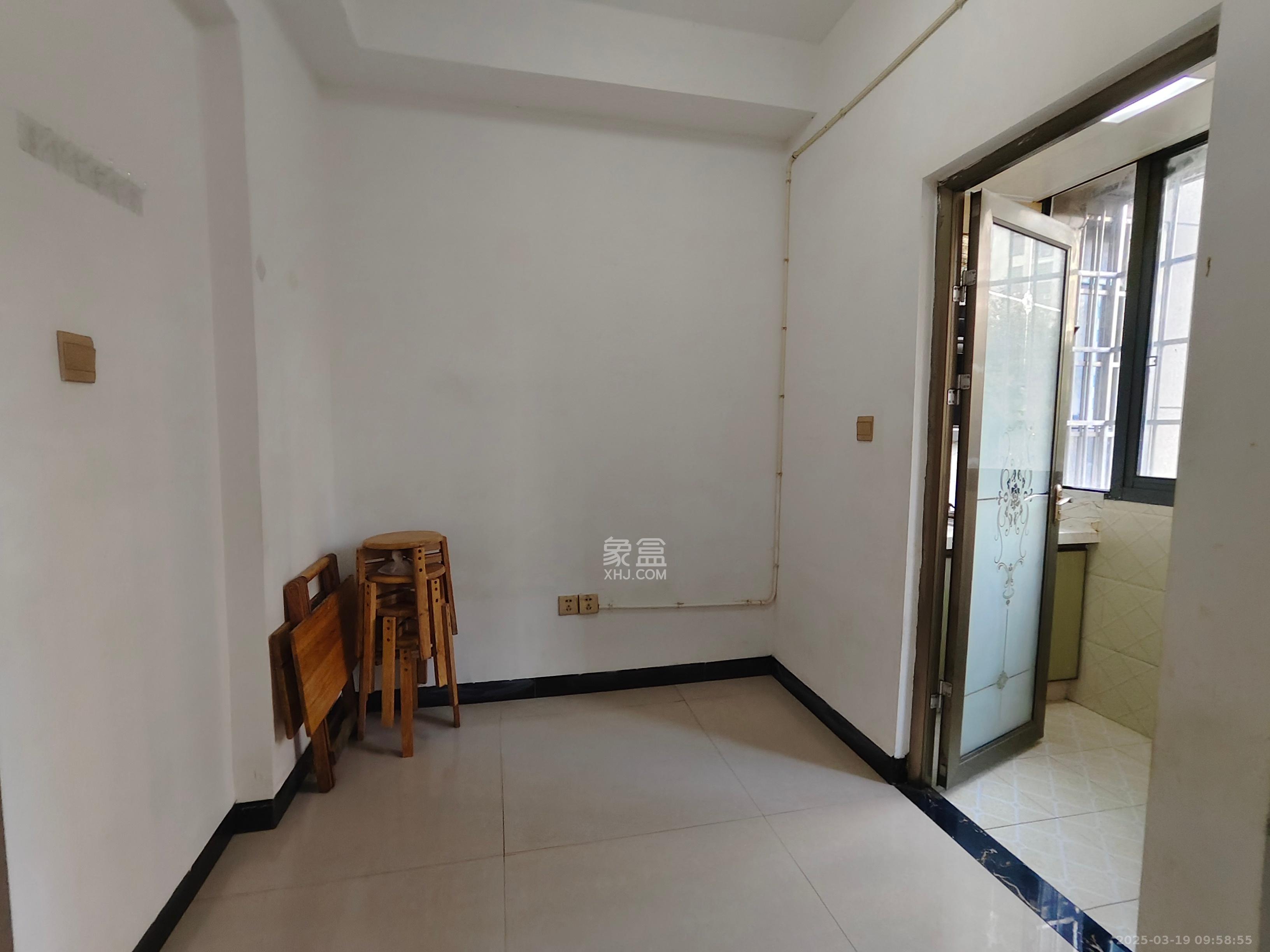 嘉顺苑 1室1厅1卫 1300.0元/月 嘉顺苑 1室1厅1卫 1300.0元/月室内图