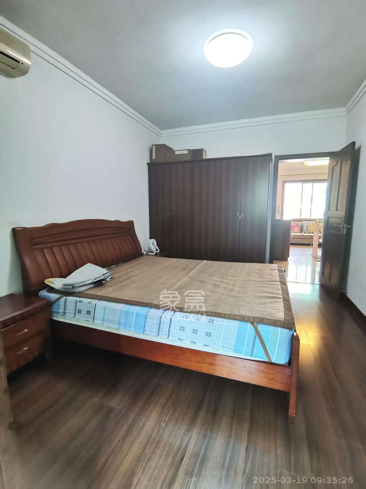 五一新村安置小区(永定社区、永兴社区、永祥社区) 3室2厅1卫 2800.0元/月 五一新村安置小区(永定社区、永兴社区、永祥社区) 3室2厅1卫 2800.0元/月室内图