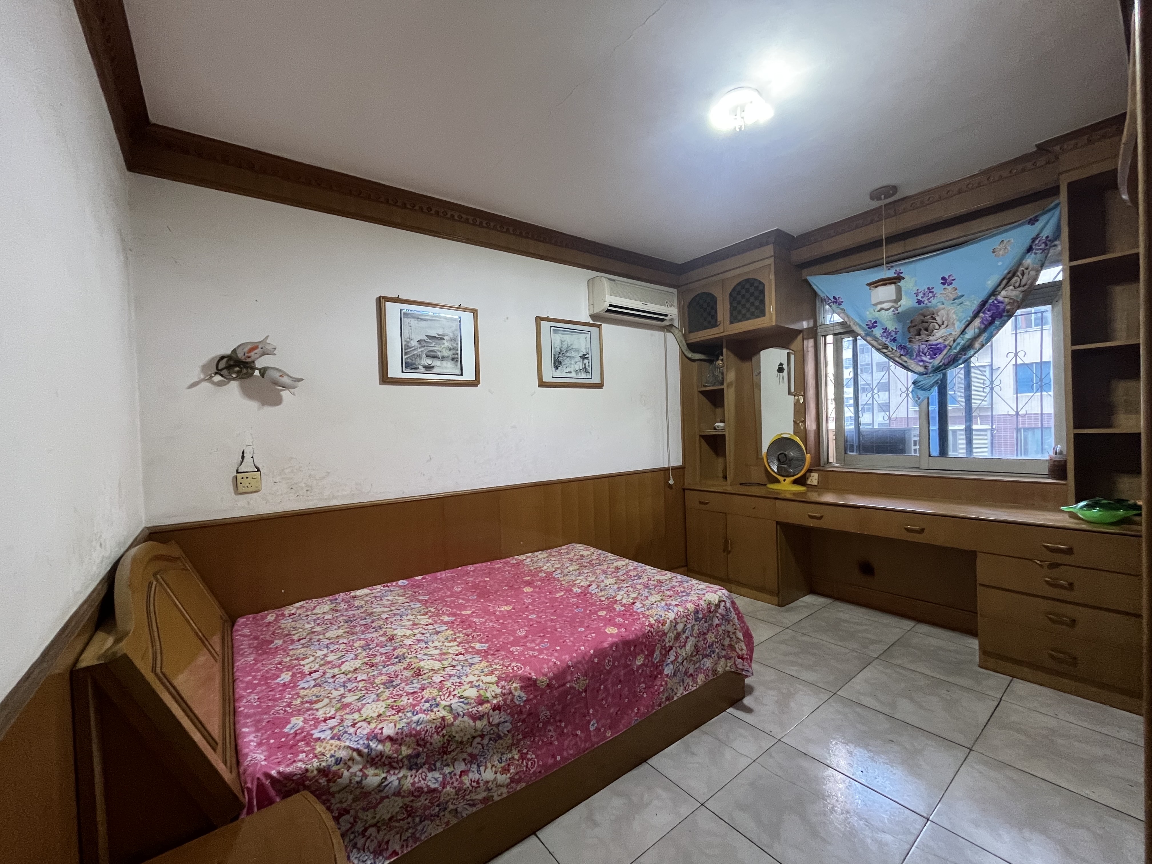 八一橡胶厂(长青中街) 3室2厅1卫 39.8万 八一橡胶厂(长青中街) 3室2厅1卫 39.8万客厅