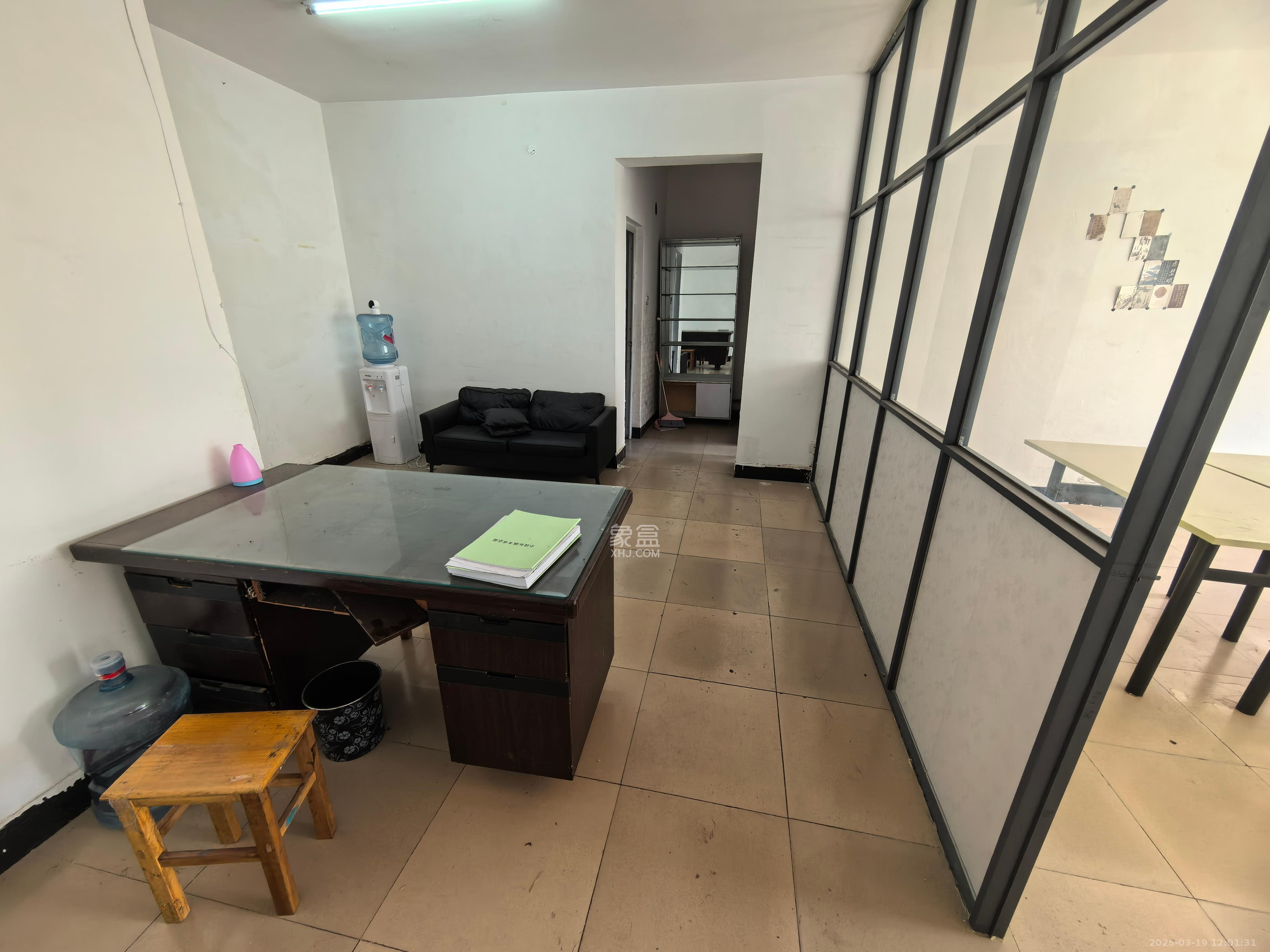 麓山才苑  2室2厅1卫    3000.0元/月 麓山才苑  2室2厅1卫    3000.0元/月室内图