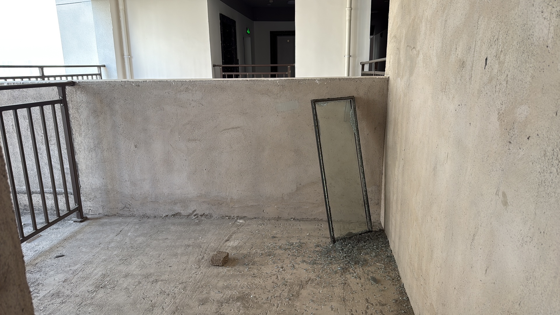 锦绣公馆 4室2厅2卫 71.8万 锦绣公馆 4室2厅2卫 71.8万客厅