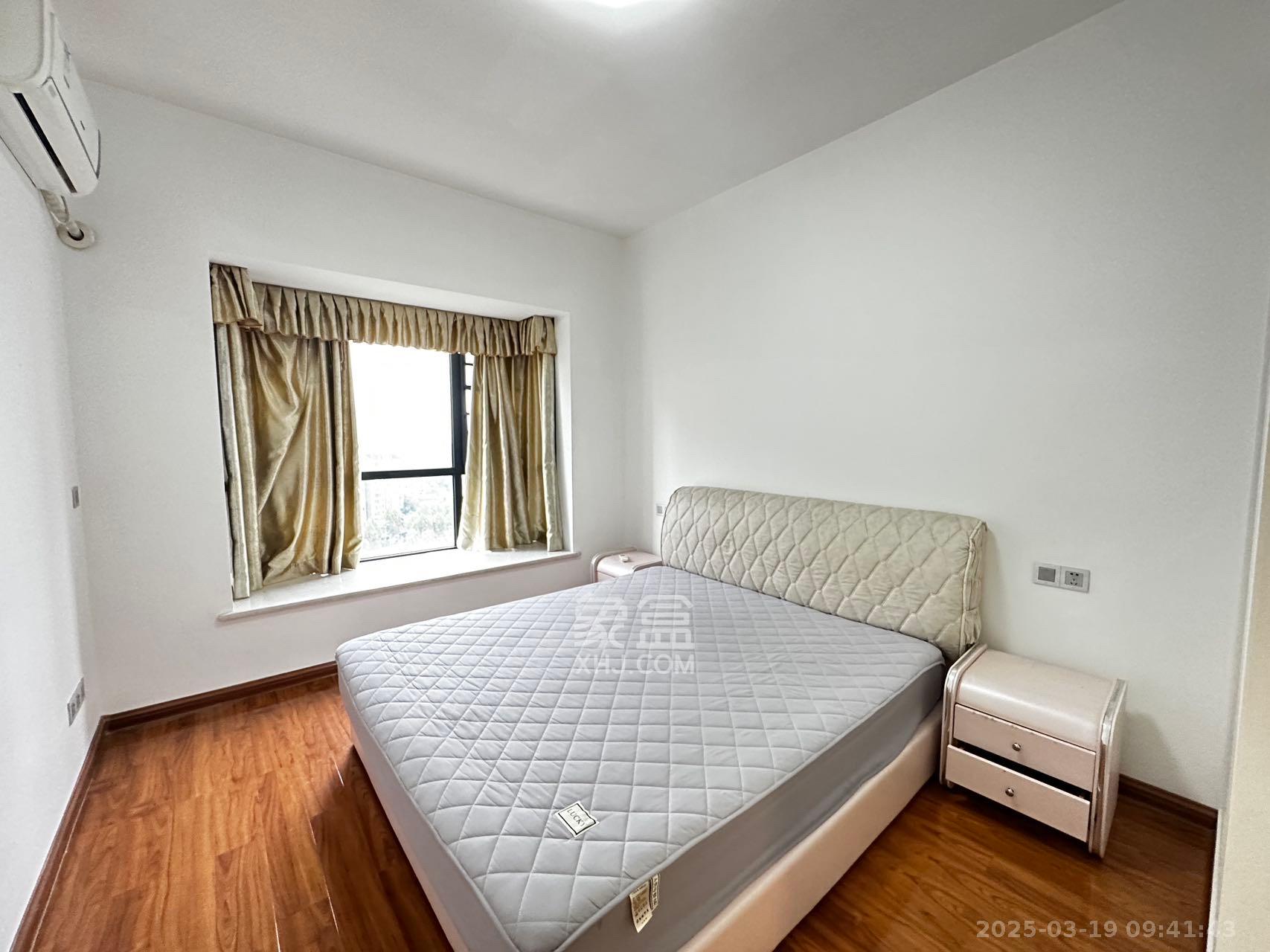 东方名苑臻锦园 2室2厅1卫 54.8万 东方名苑臻锦园 2室2厅1卫 54.8万客厅