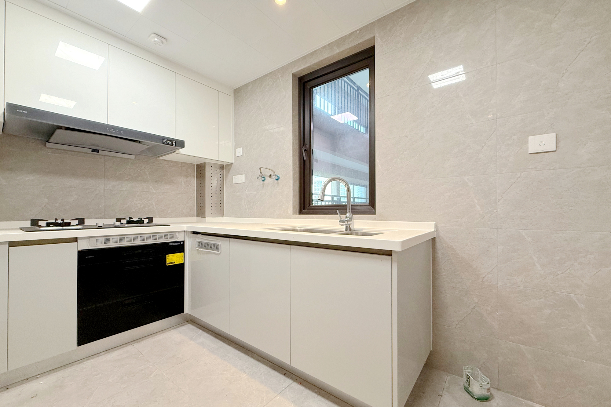 金辉优步学府 2室2厅1卫 58.0万 金辉优步学府 2室2厅1卫 58.0万厨房