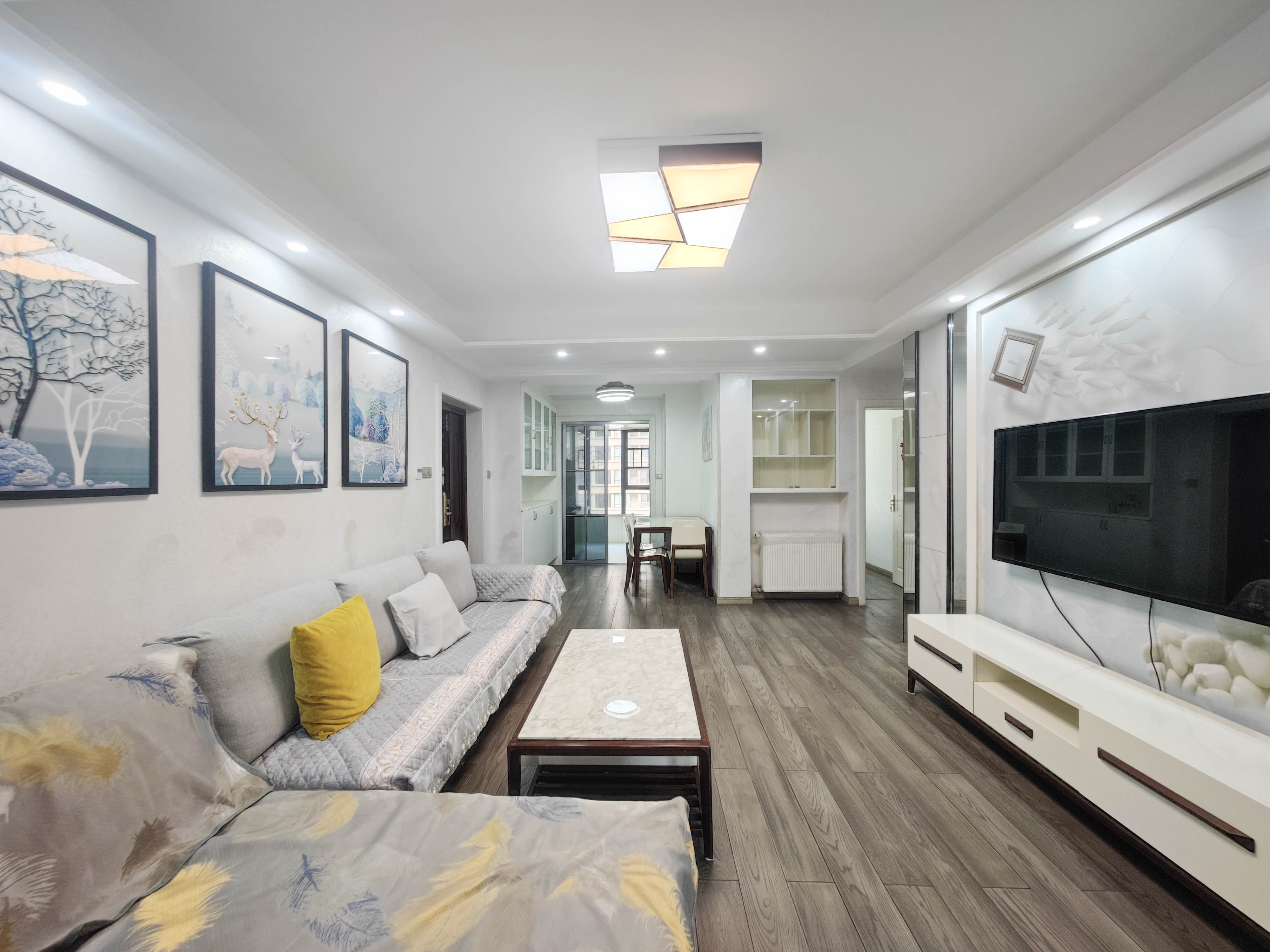 五矿万境水岸一期(万境水岸嘉苑)  3室2厅2卫    128.0万 五矿万境水岸一期(万境水岸嘉苑)  3室2厅2卫    128.0万客厅