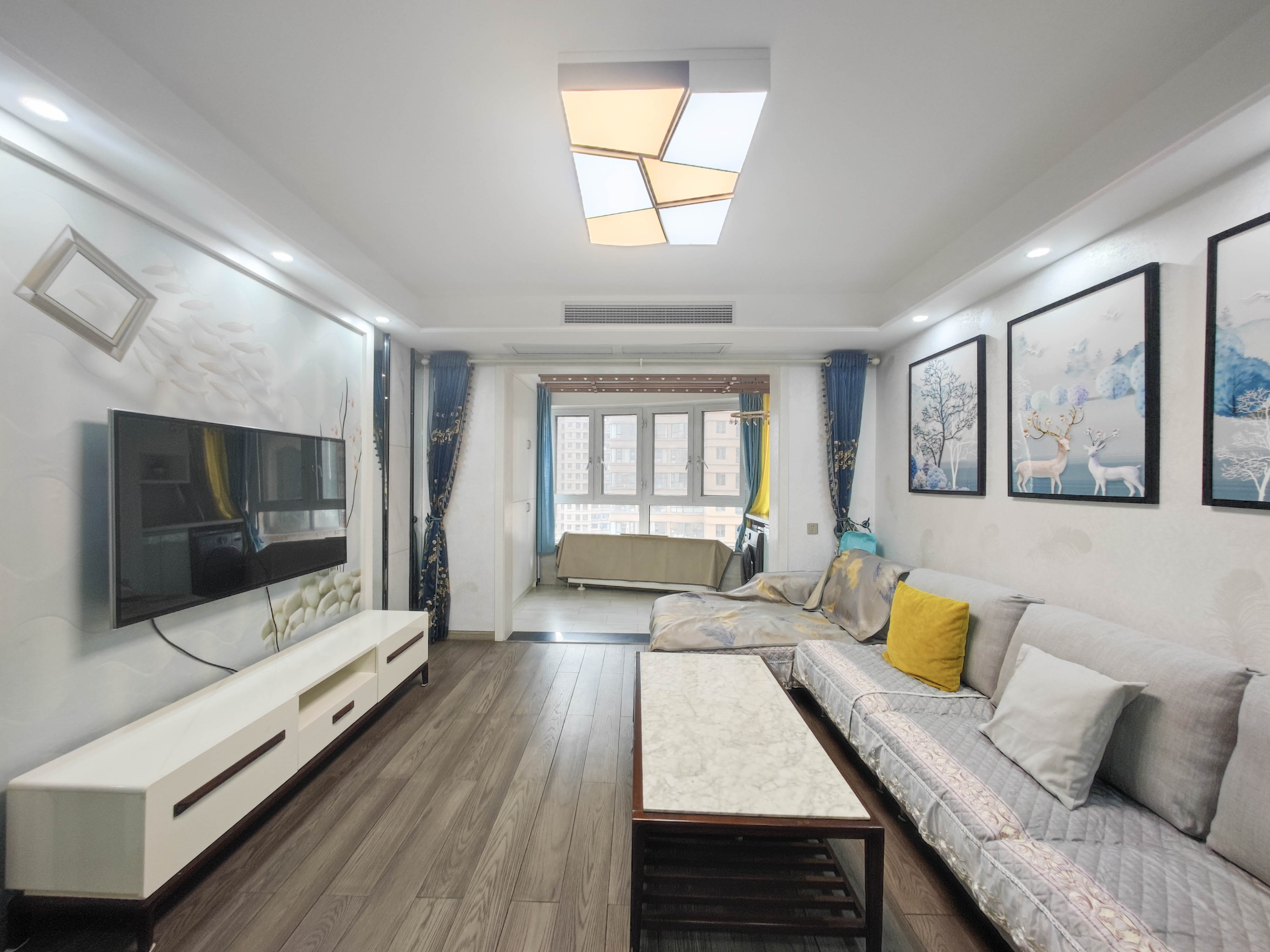 五矿万境水岸一期(万境水岸嘉苑)  3室2厅2卫    128.0万 五矿万境水岸一期(万境水岸嘉苑)  3室2厅2卫    128.0万客厅