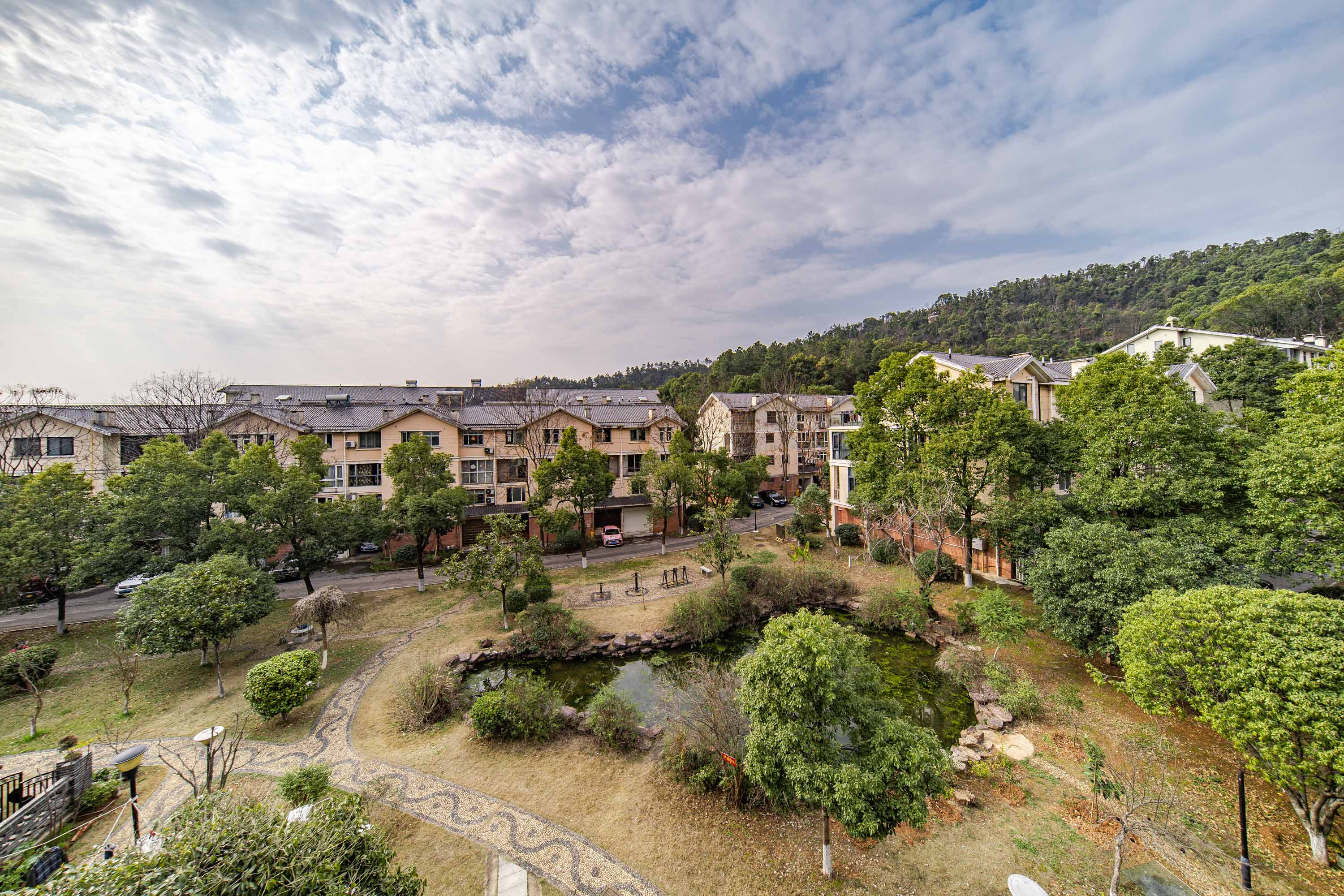 中天山语林居 5室3厅3卫 268.0万 中天山语林居 5室3厅3卫 268.0万其他