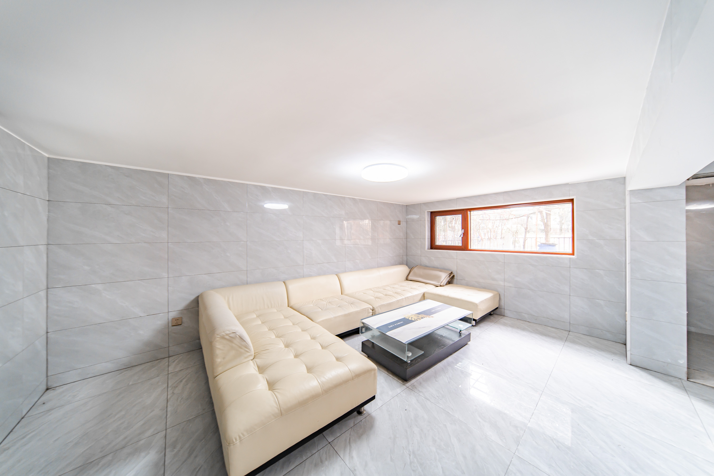 中天山语林居 5室3厅3卫 268.0万 中天山语林居 5室3厅3卫 268.0万其他