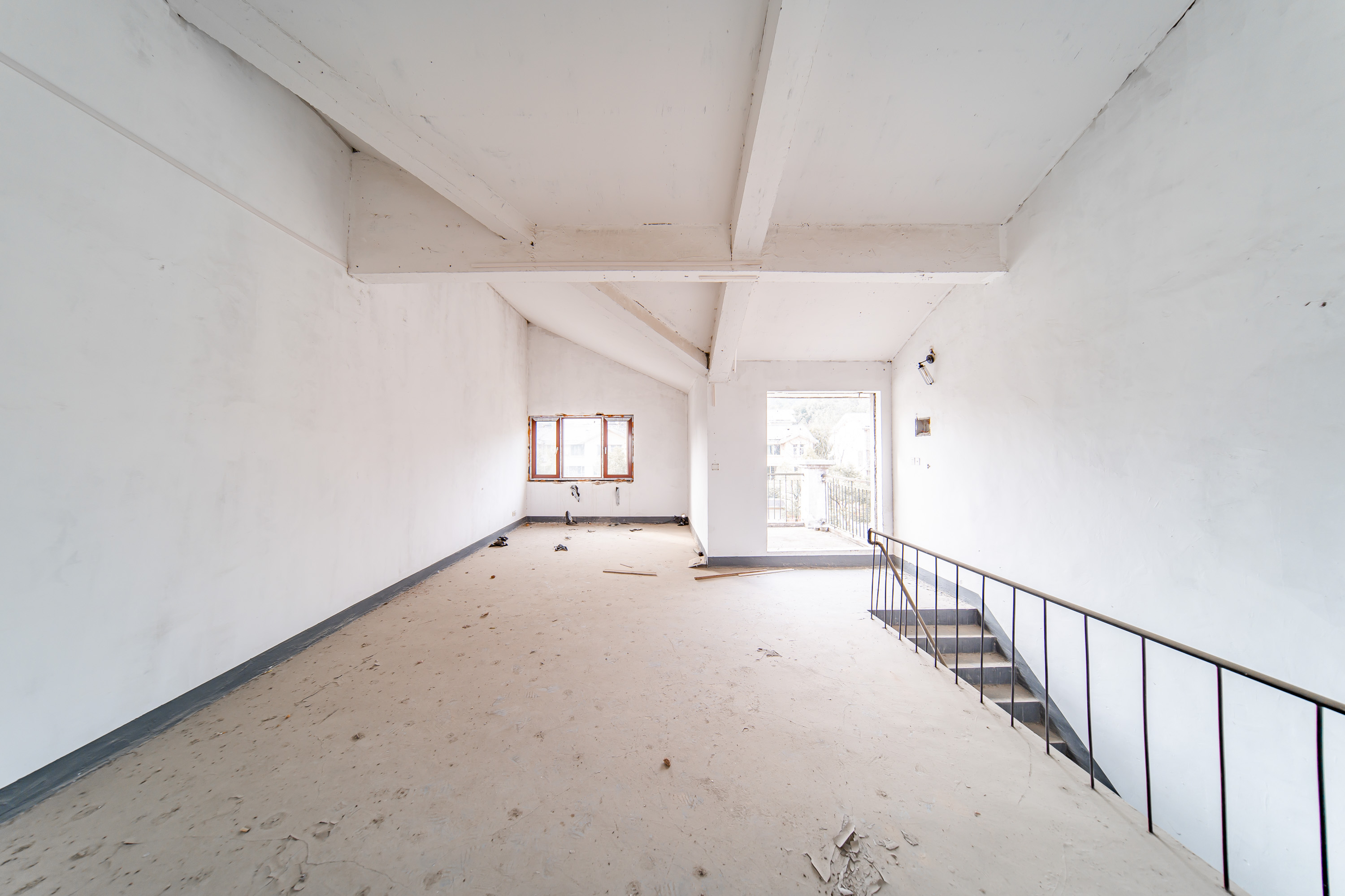 中天山语林居 5室3厅3卫 268.0万 中天山语林居 5室3厅3卫 268.0万卧室