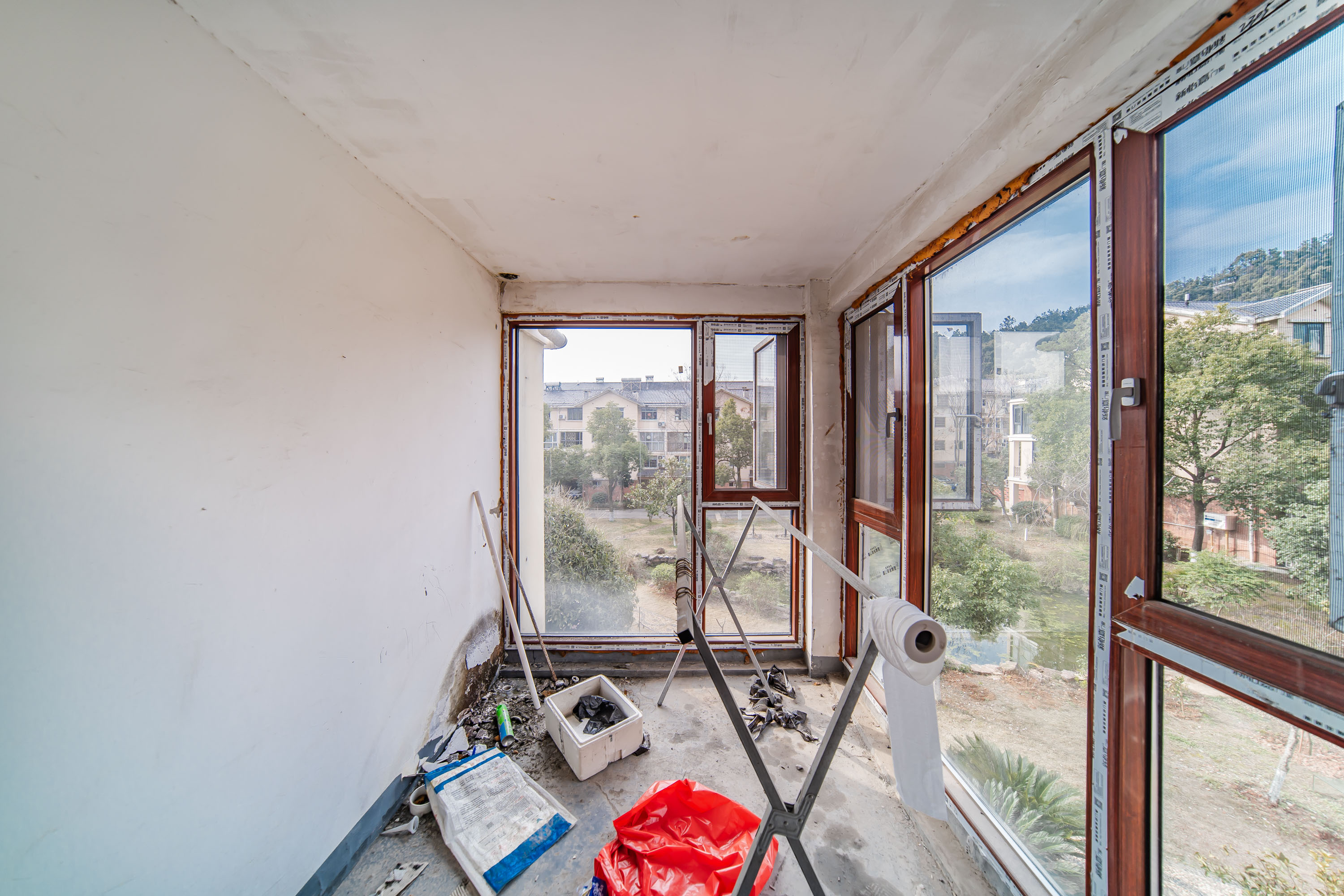 中天山语林居 5室3厅3卫 268.0万 中天山语林居 5室3厅3卫 268.0万阳台