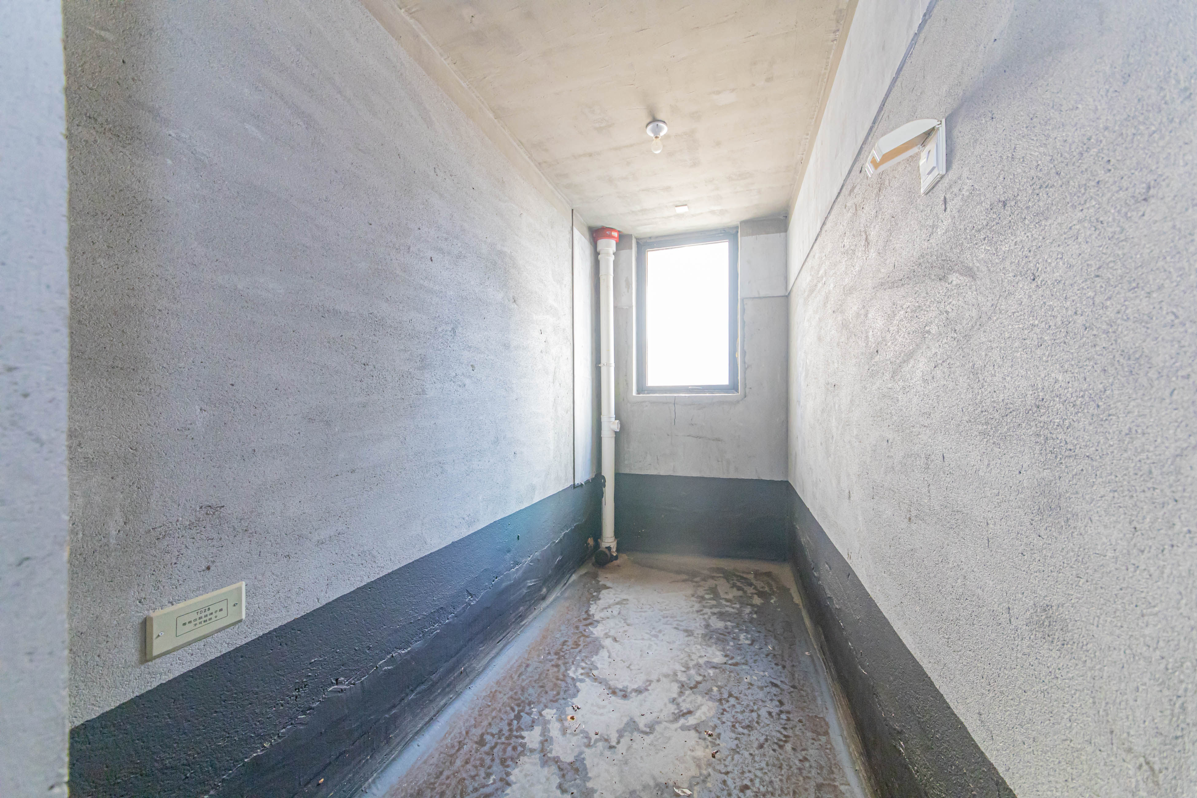 鑫远玲珑  4室2厅2卫   125.00万 鑫远玲珑  4室2厅2卫   125.00万卫生间