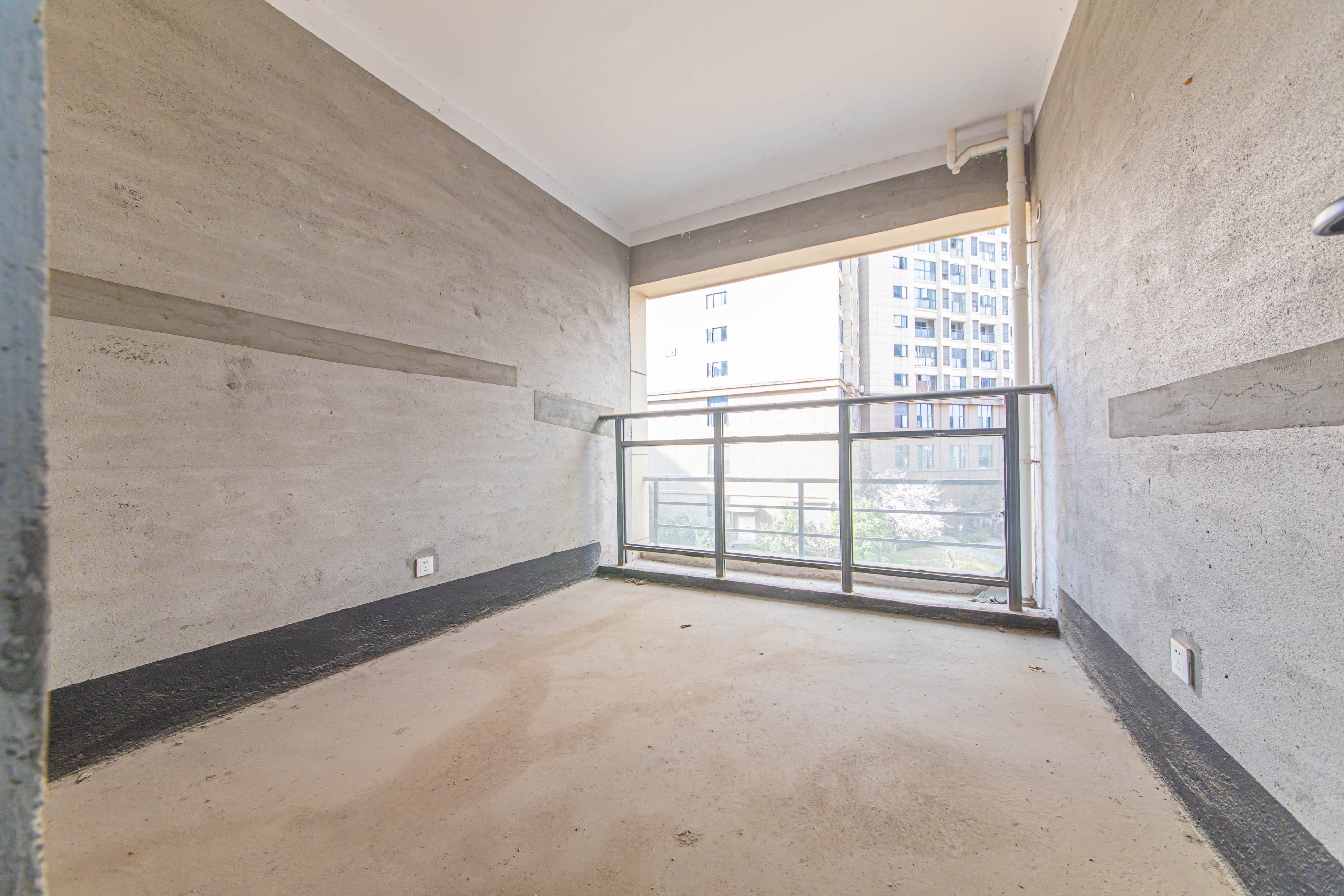 鑫远玲珑  4室2厅2卫   125.00万 鑫远玲珑  4室2厅2卫   125.00万卧室