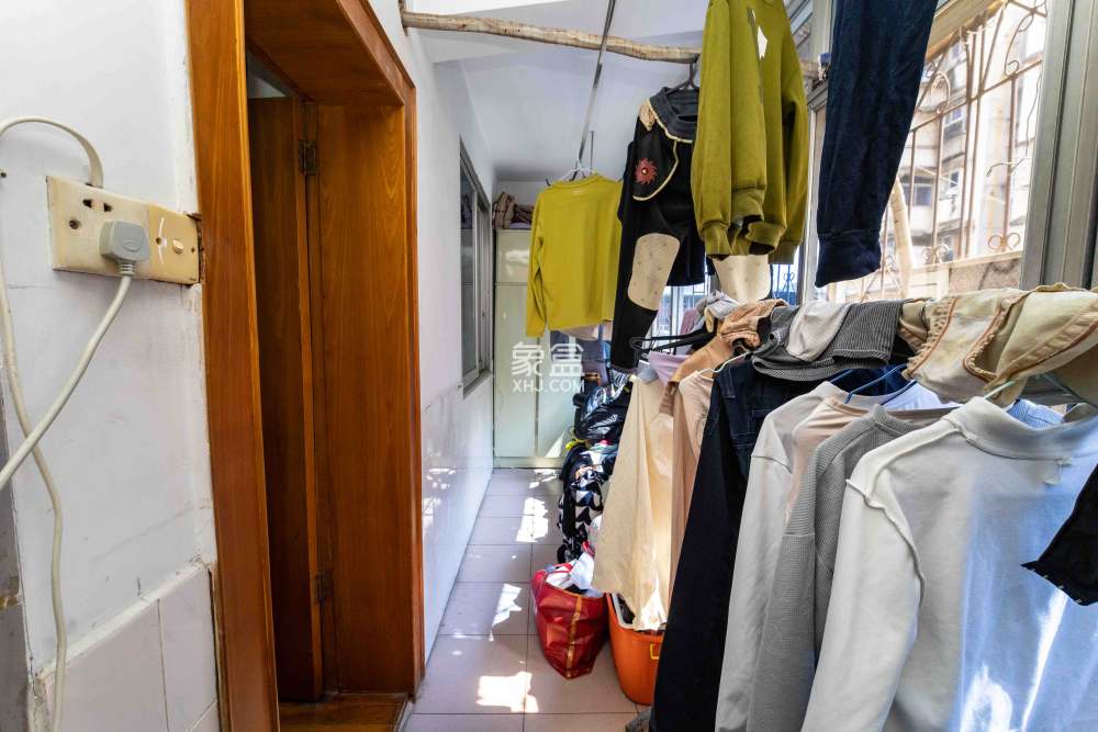 安泰新村  3室2廳1衛(wèi)   50.00萬