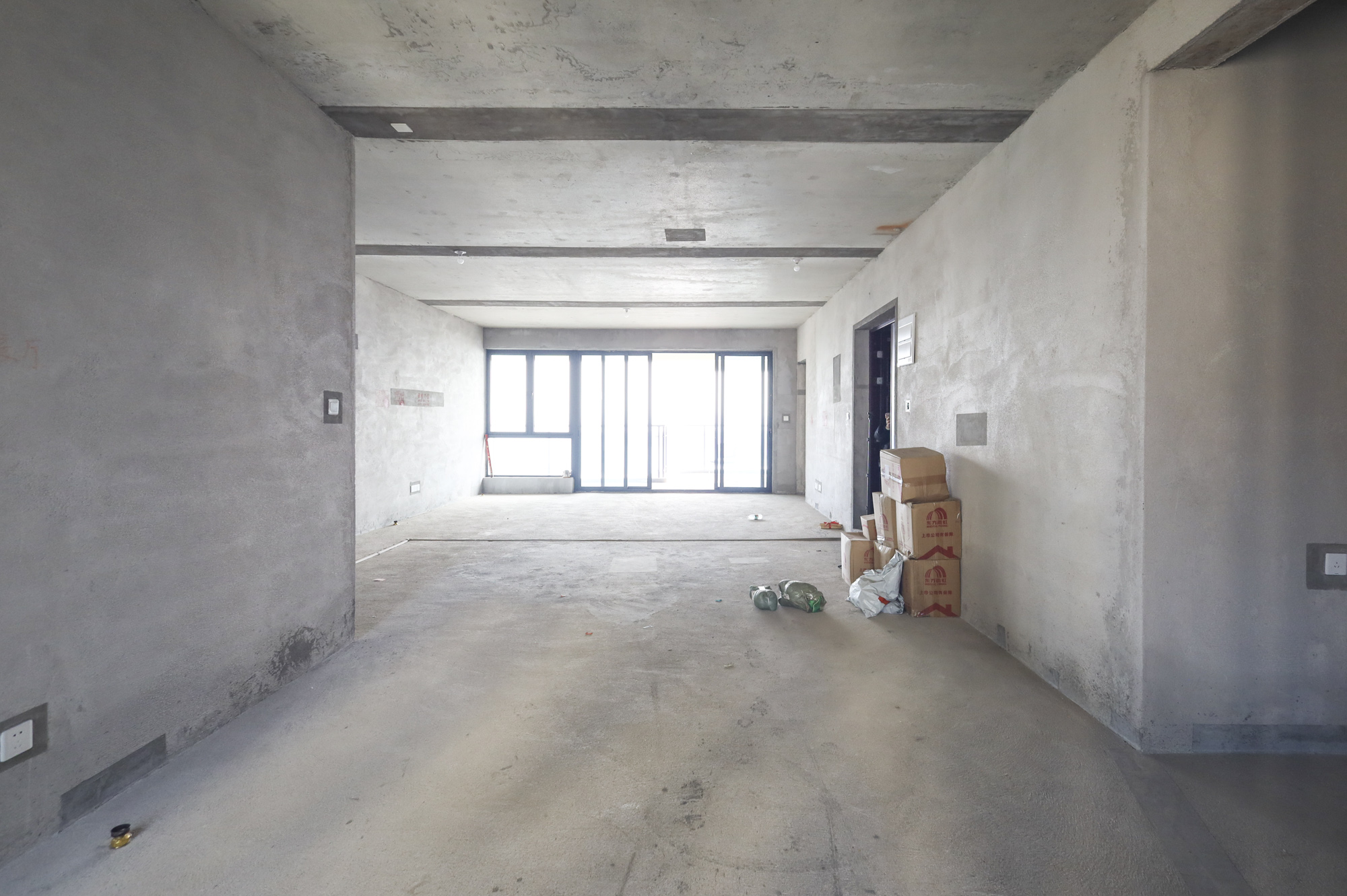 地铁中建江山玖樾  5室2厅3卫   350.00万客厅