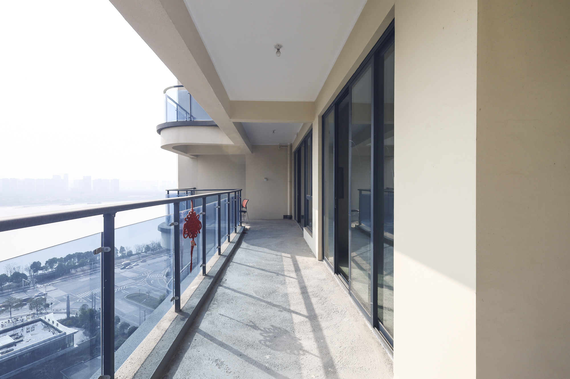 地铁中建江山玖樾  5室2厅3卫   350.00万阳台