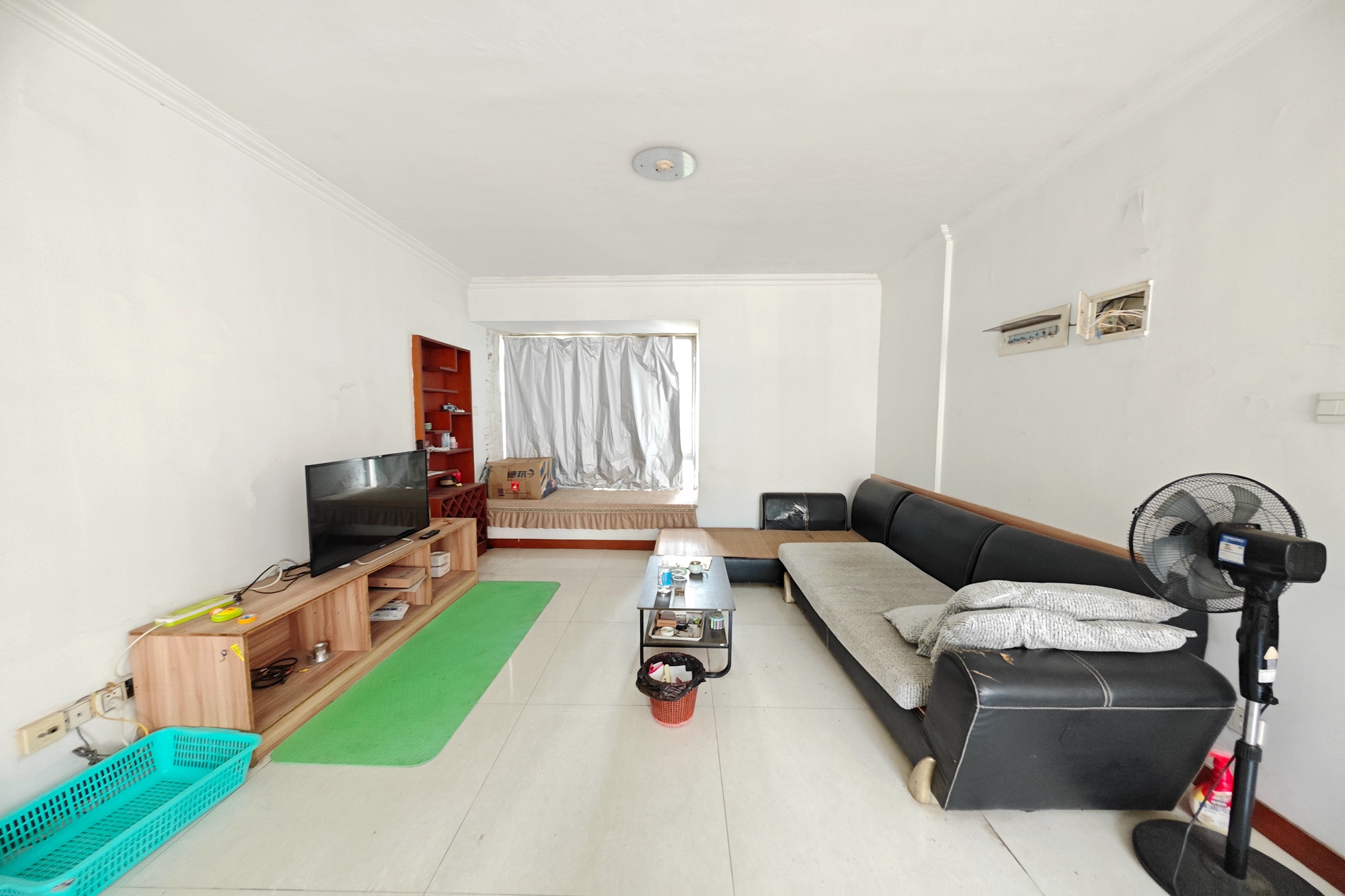 新城新世界一二三期 2室2厅1卫 75.0万 新城新世界一二三期 2室2厅1卫 75.0万客厅