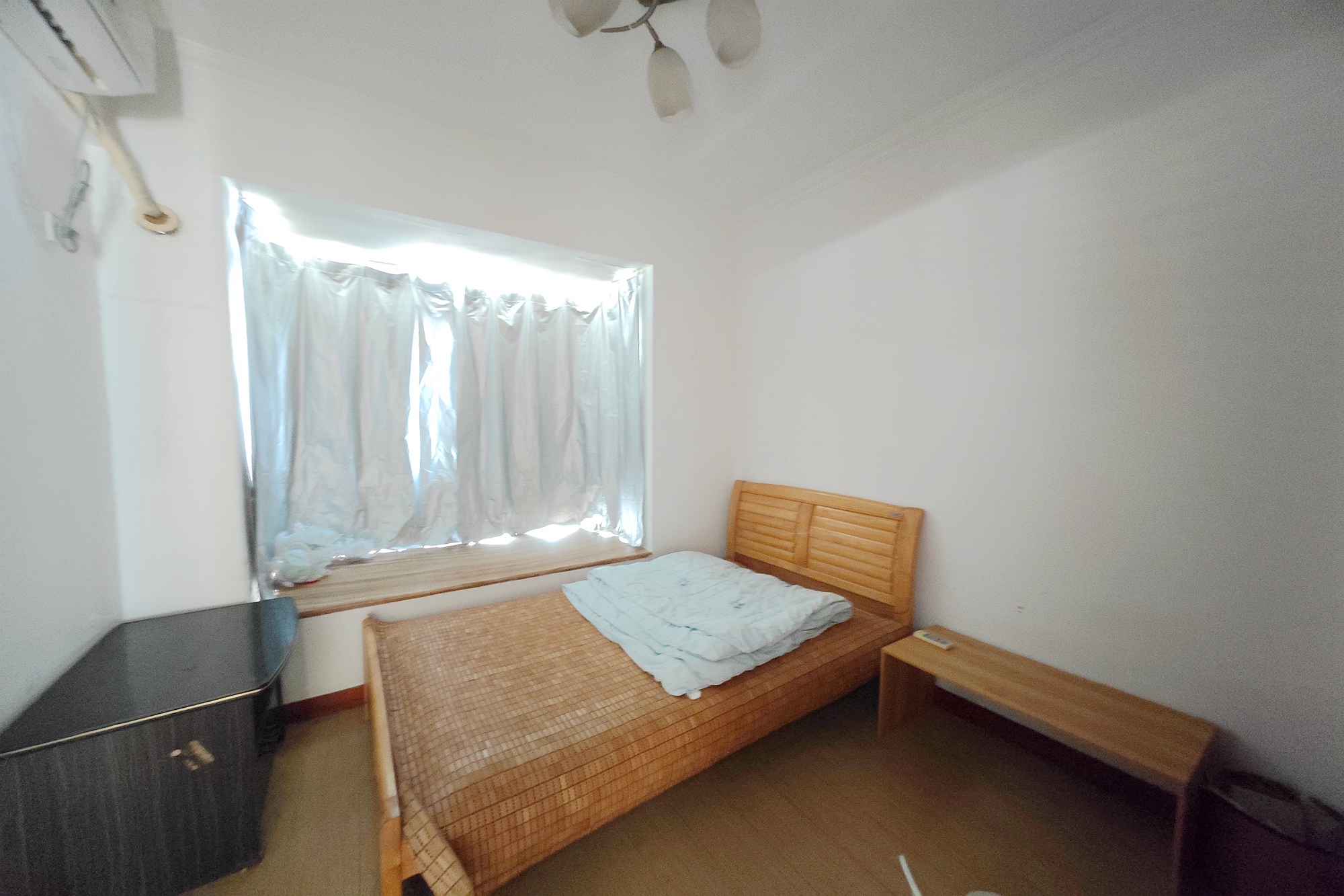 新城新世界一二三期 2室2厅1卫 75.0万 新城新世界一二三期 2室2厅1卫 75.0万卧室