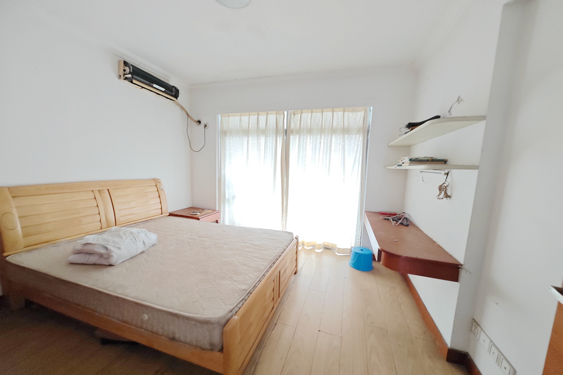 新城新世界一二三期 2室2厅1卫 75.0万 新城新世界一二三期 2室2厅1卫 75.0万卧室