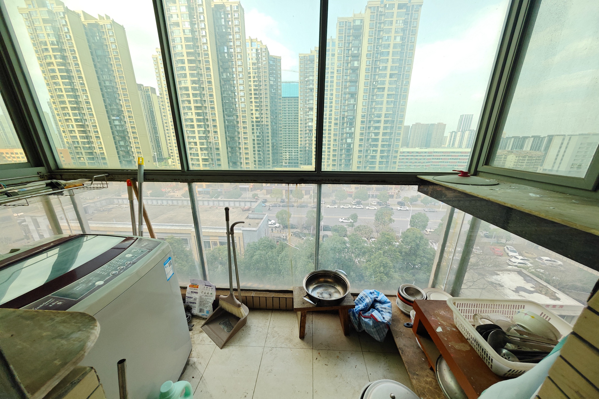 新城新世界一二三期 2室2厅1卫 75.0万 新城新世界一二三期 2室2厅1卫 75.0万阳台