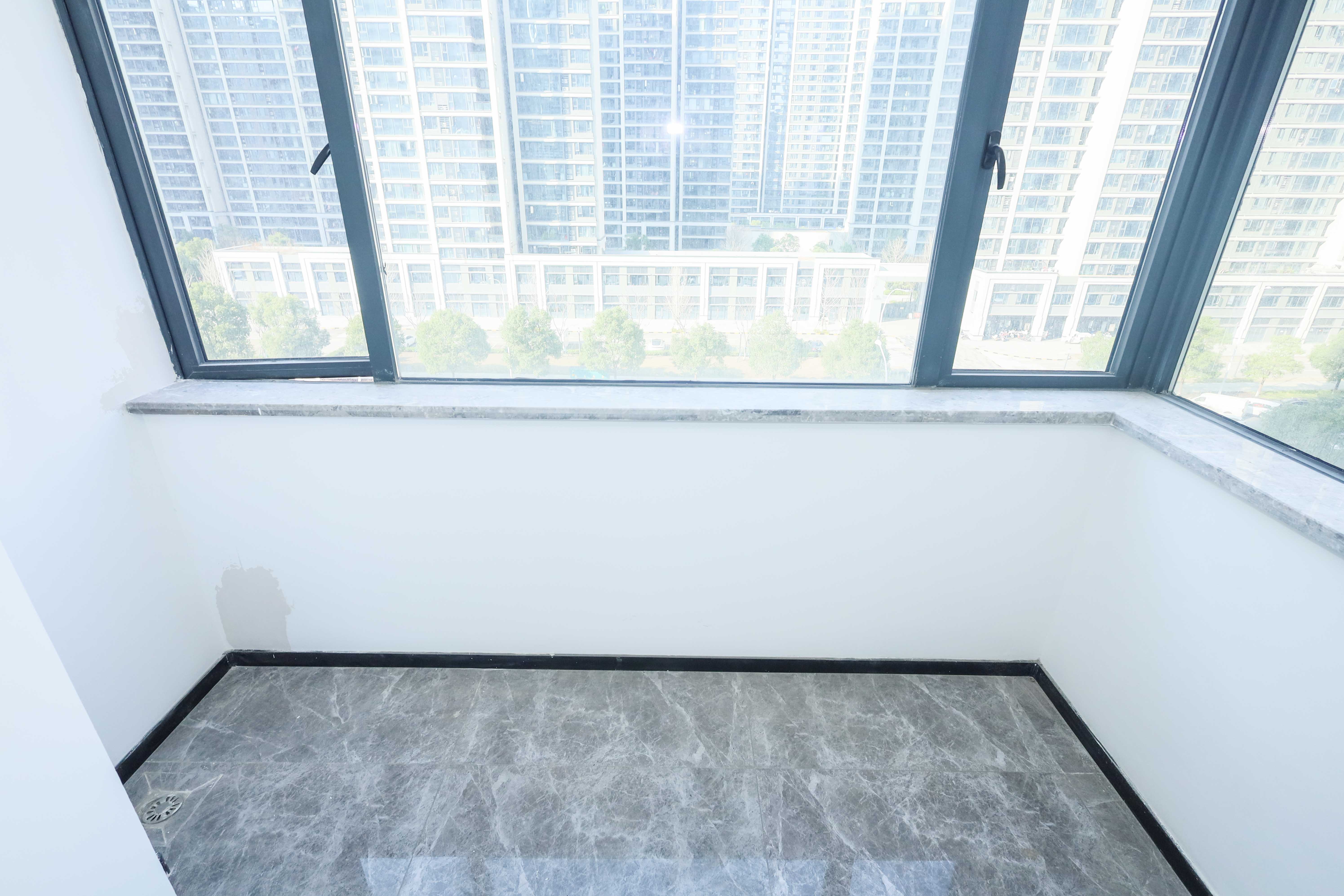中国铁建湘语梅溪  4室2厅2卫   228.00万阳台