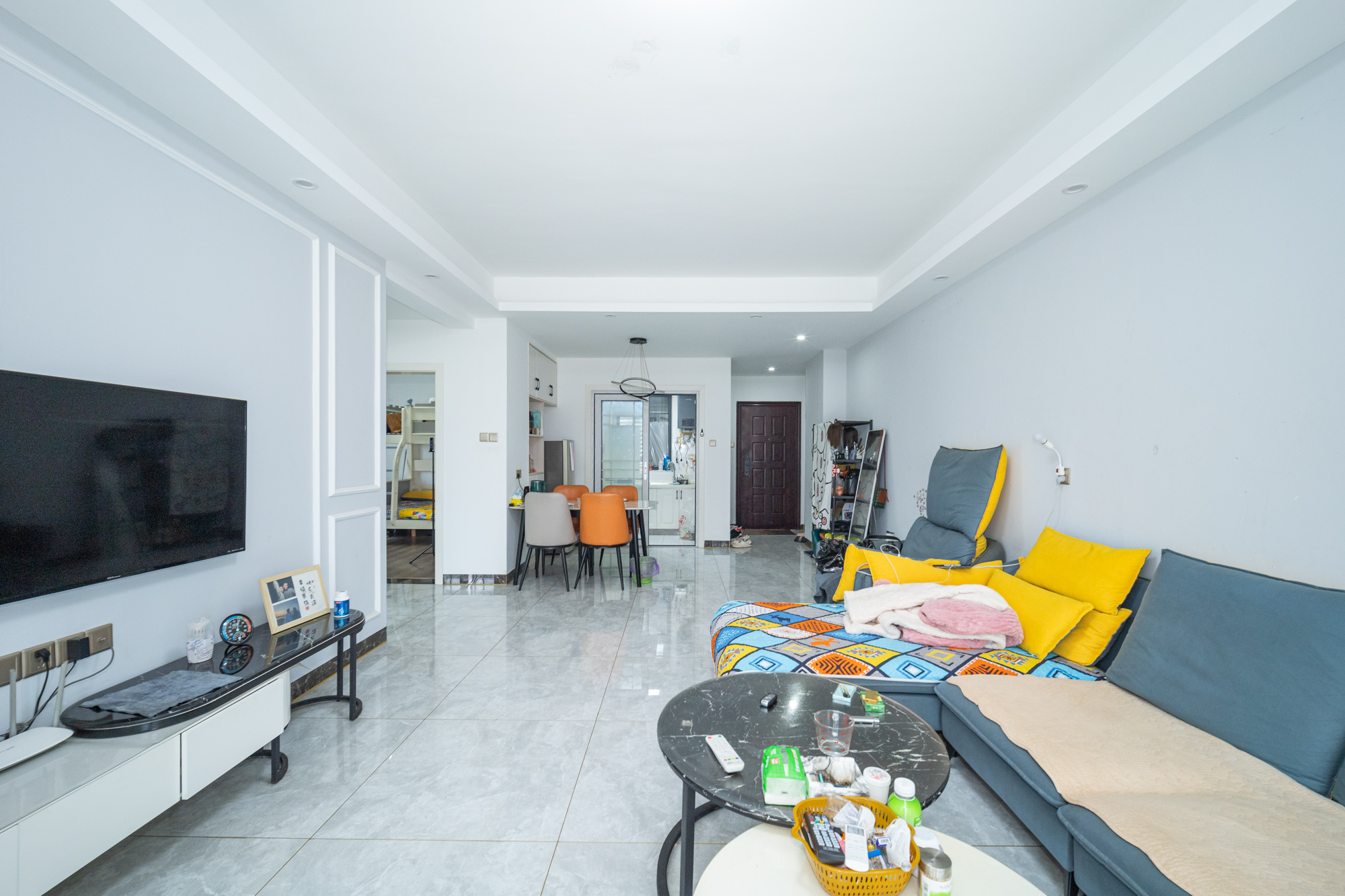 广华国际公馆(广华大厦)  2室2厅1卫    60.0万 广华国际公馆(广华大厦)  2室2厅1卫    60.0万客厅