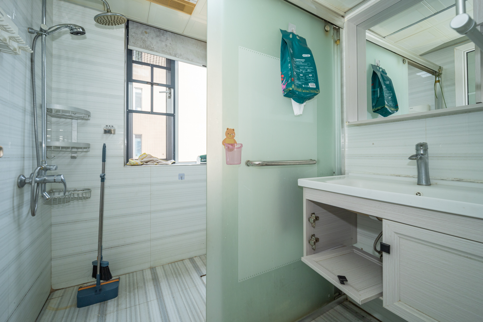 恒广国际景园一二区 2室2厅1卫 56.0万 恒广国际景园一二区 2室2厅1卫 56.0万卫生间