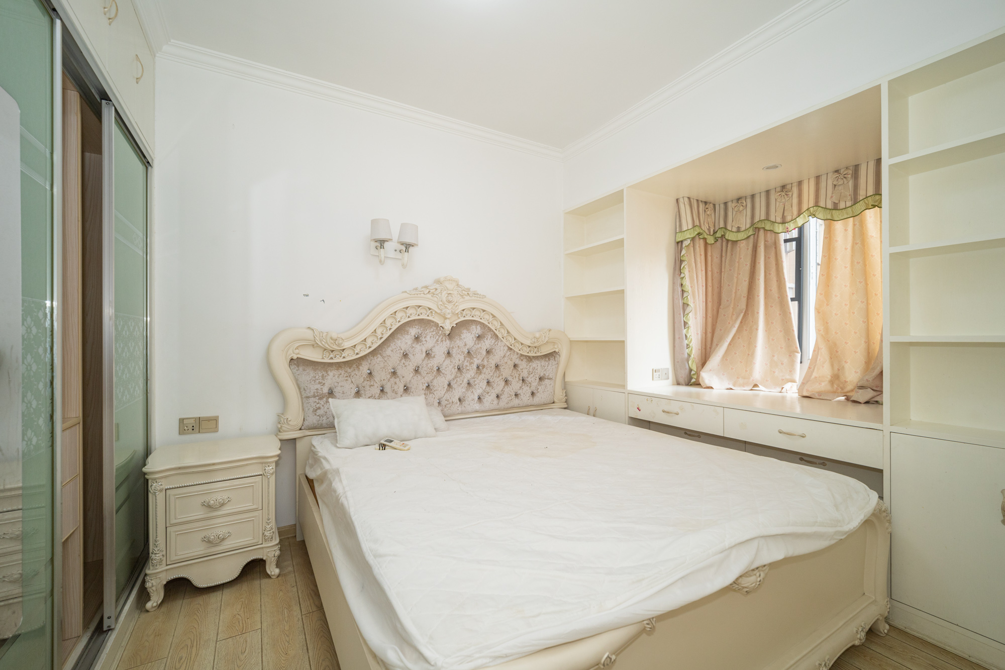 恒广国际景园一二区 2室2厅1卫 56.0万 恒广国际景园一二区 2室2厅1卫 56.0万卧室