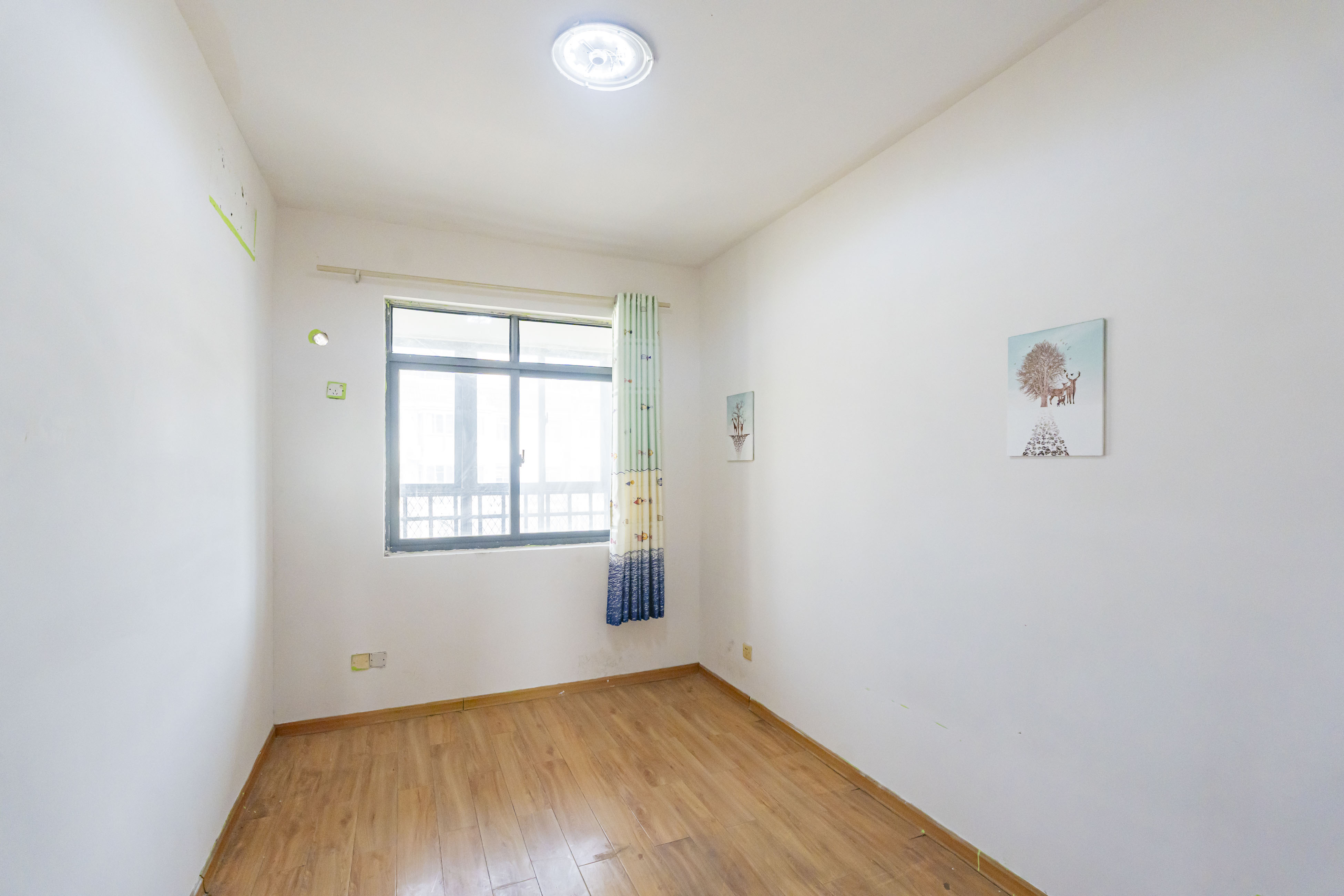 万煦园 3室2厅2卫 83.0万 万煦园 3室2厅2卫 83.0万卧室