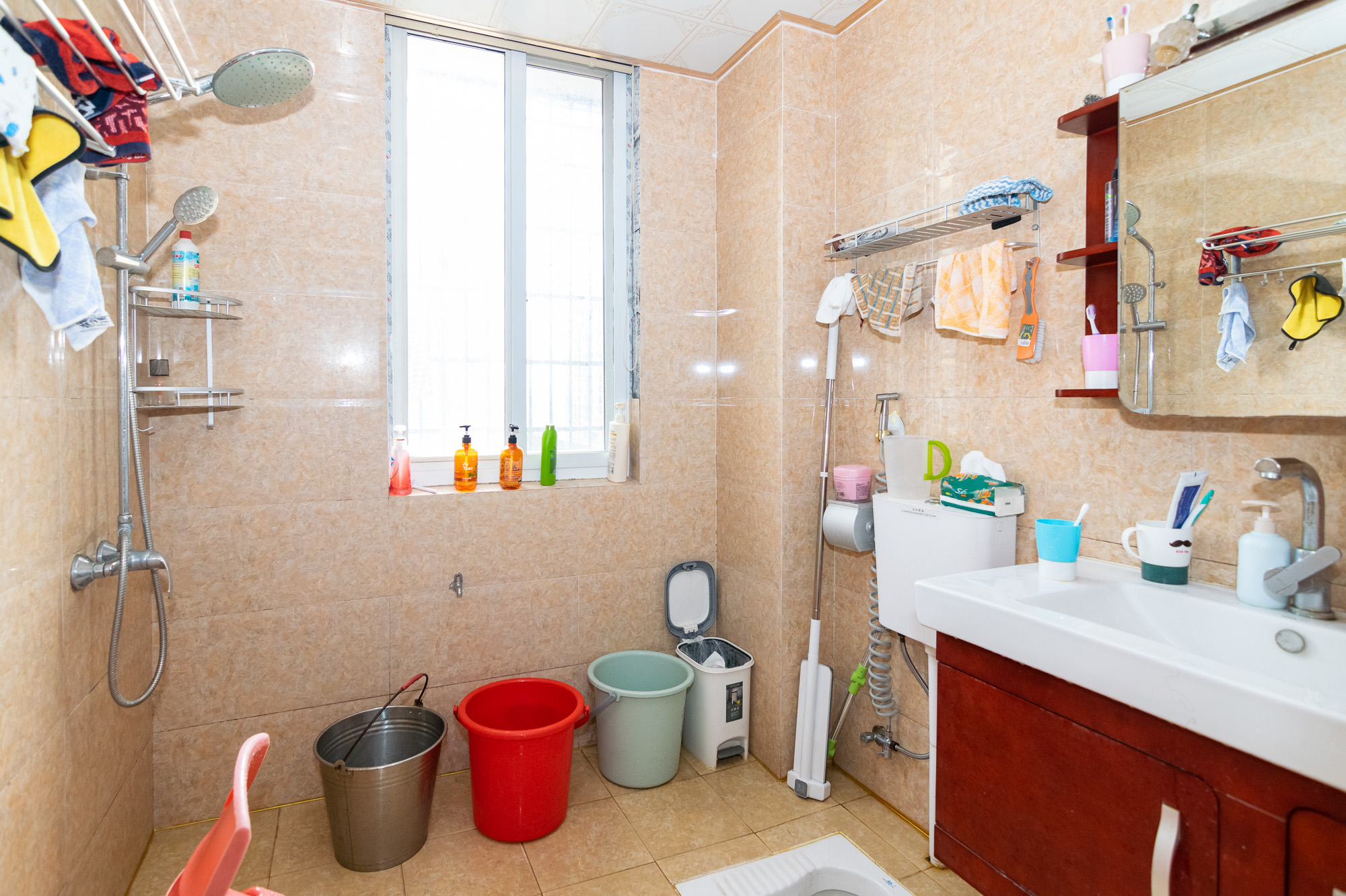 晟通城 3室2厅2卫 85.0万 晟通城 3室2厅2卫 85.0万卫生间