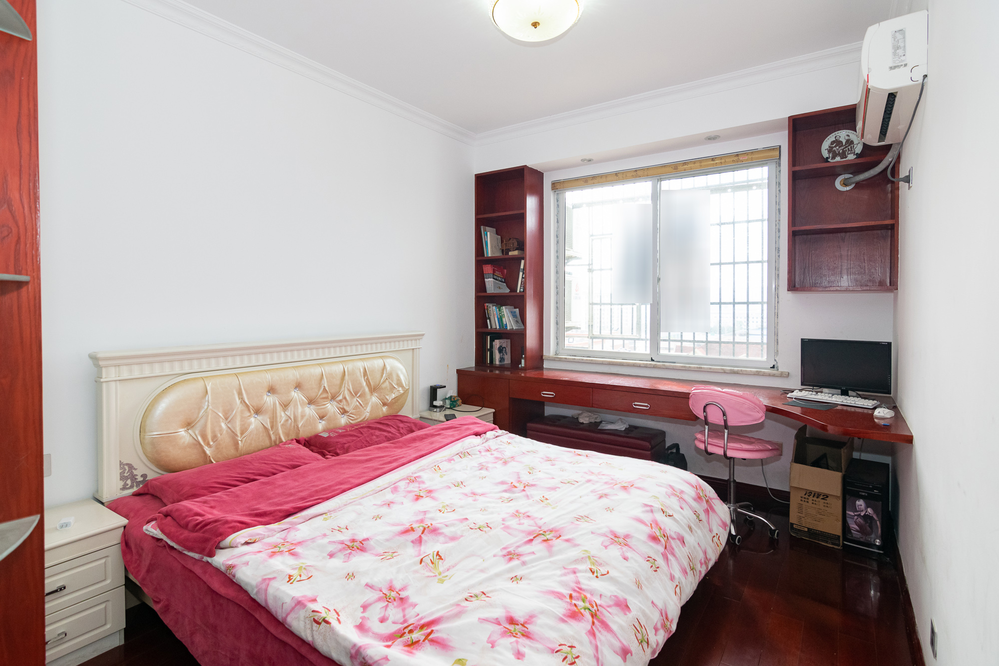 晟通城 3室2厅2卫 85.0万 晟通城 3室2厅2卫 85.0万卧室