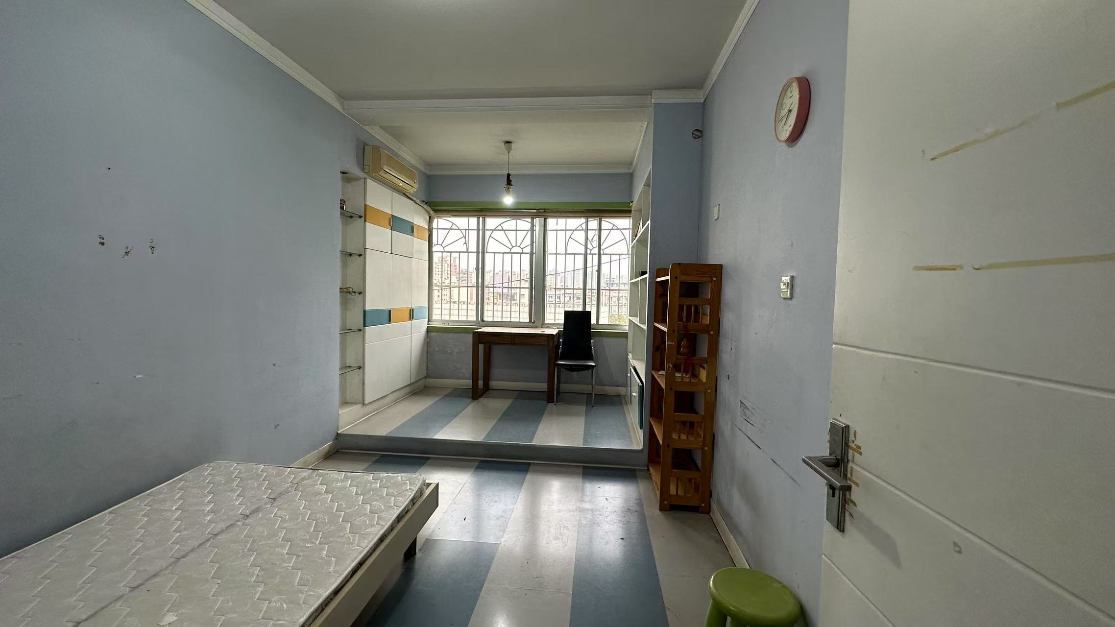 财政局单位房 4室2厅2卫 45.0万 财政局单位房 4室2厅2卫 45.0万室内图