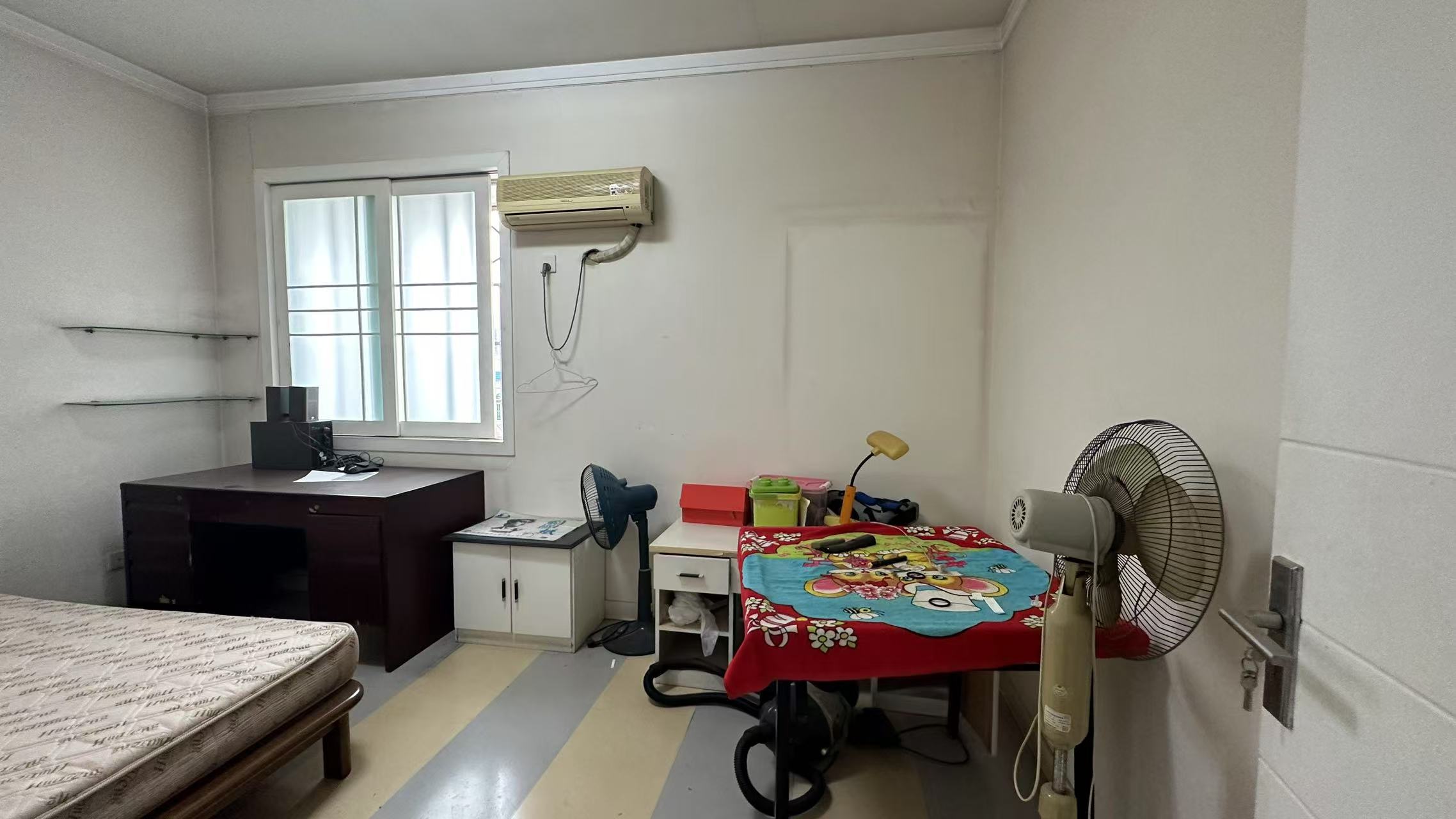 财政局单位房 4室2厅2卫 45.0万 财政局单位房 4室2厅2卫 45.0万室内图