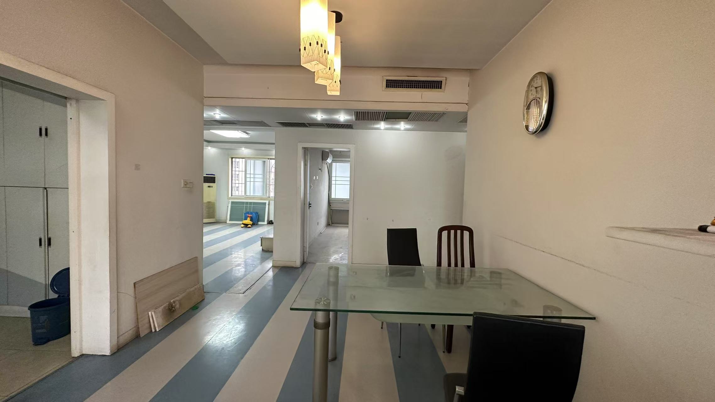 财政局单位房 4室2厅2卫 45.0万 财政局单位房 4室2厅2卫 45.0万室内图