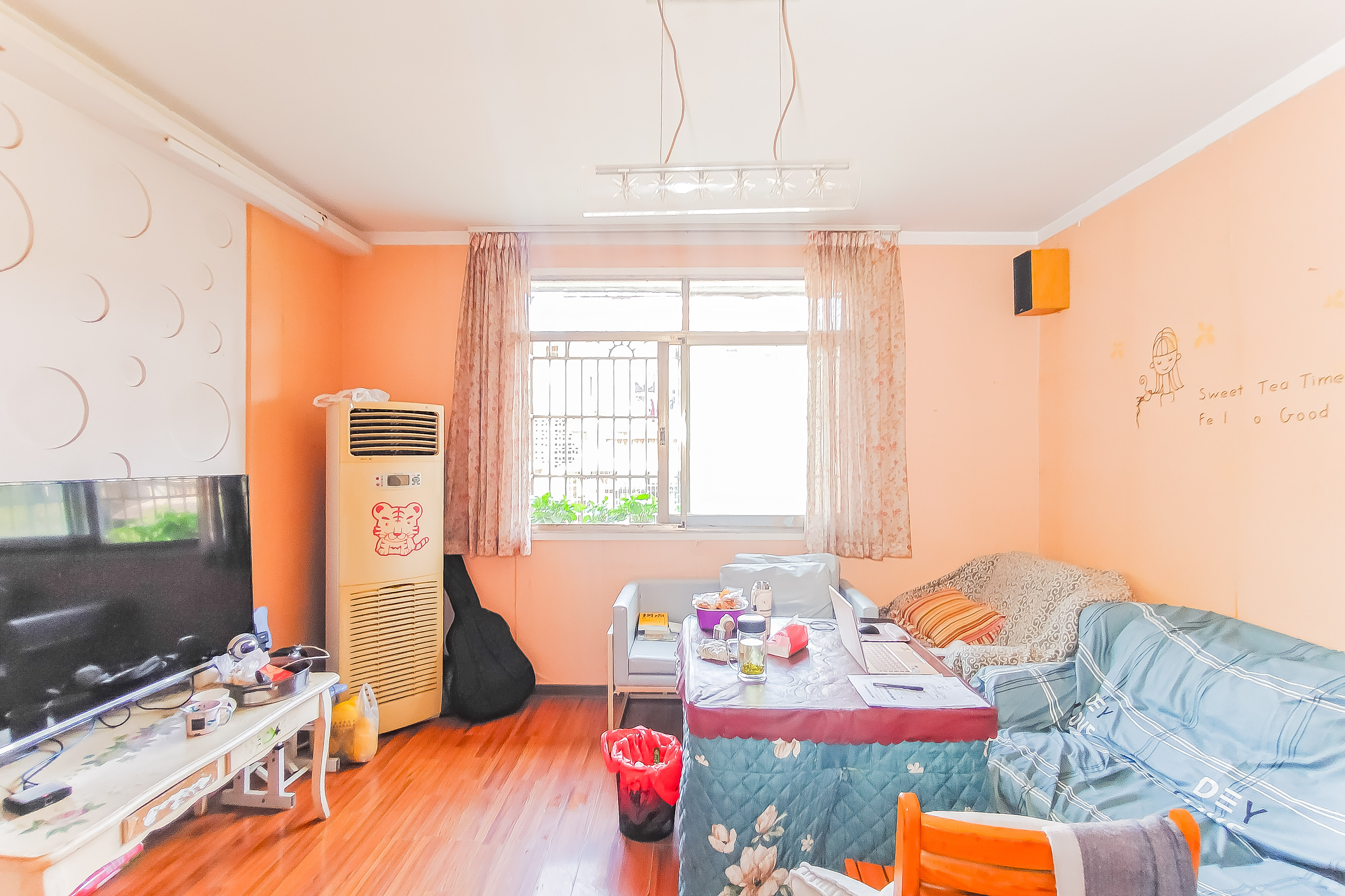 省水院宿舍  3室1厅1卫    68.0万 省水院宿舍  3室1厅1卫    68.0万客厅