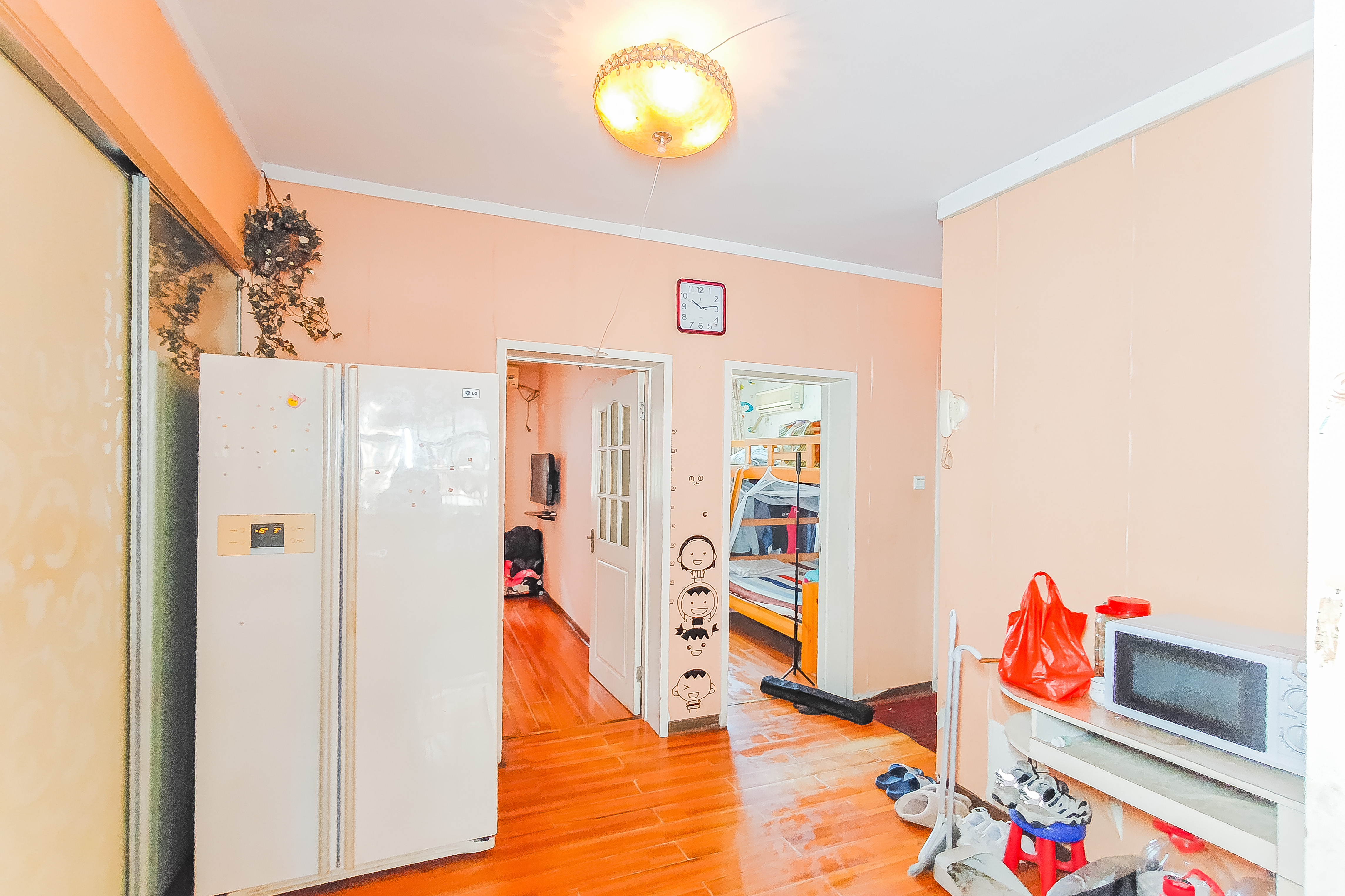 省水院宿舍  3室1厅1卫    68.0万 省水院宿舍  3室1厅1卫    68.0万客厅