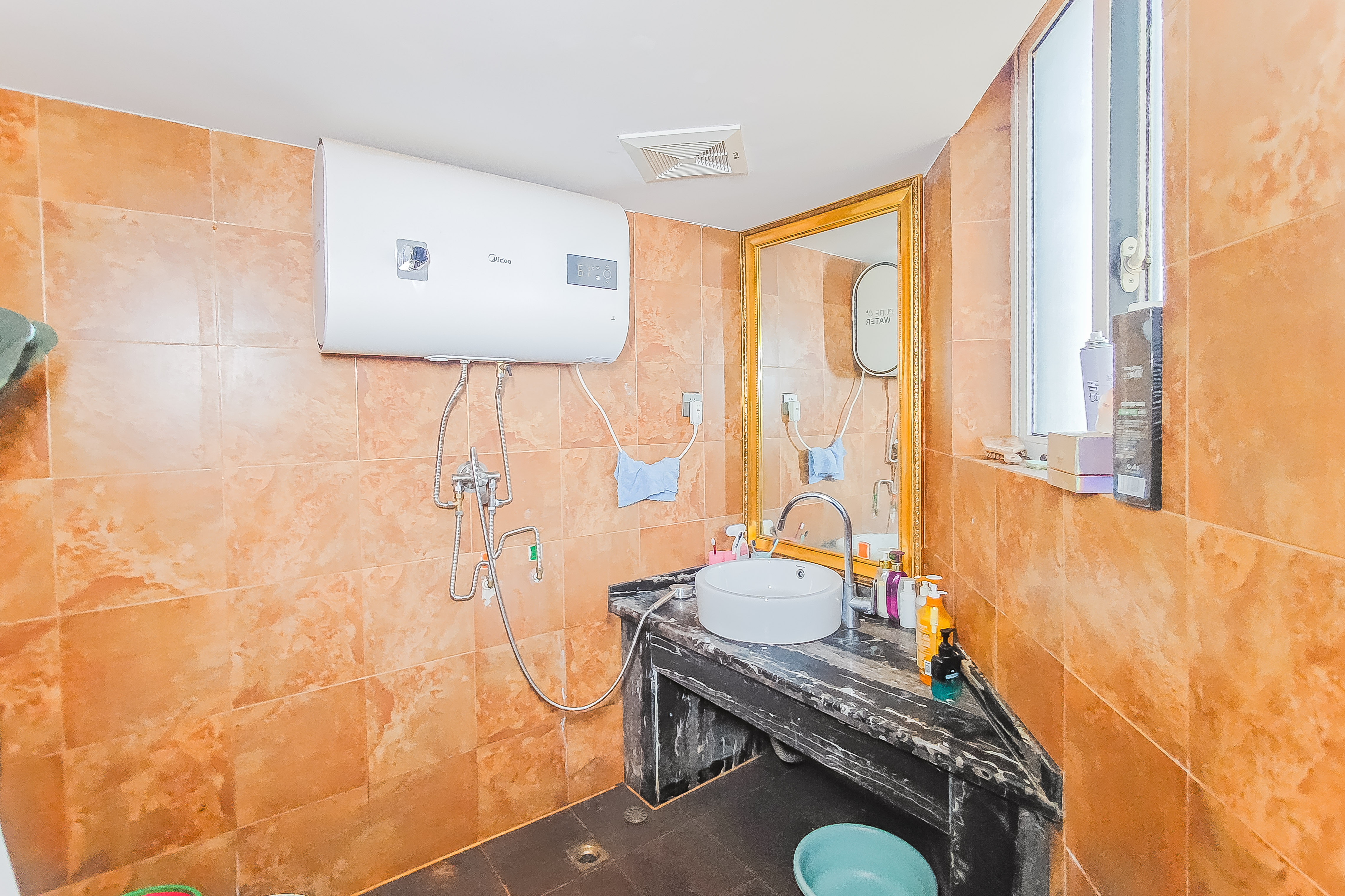 三重星都心  1室1厅1卫    34.0万 三重星都心  1室1厅1卫    34.0万卫生间