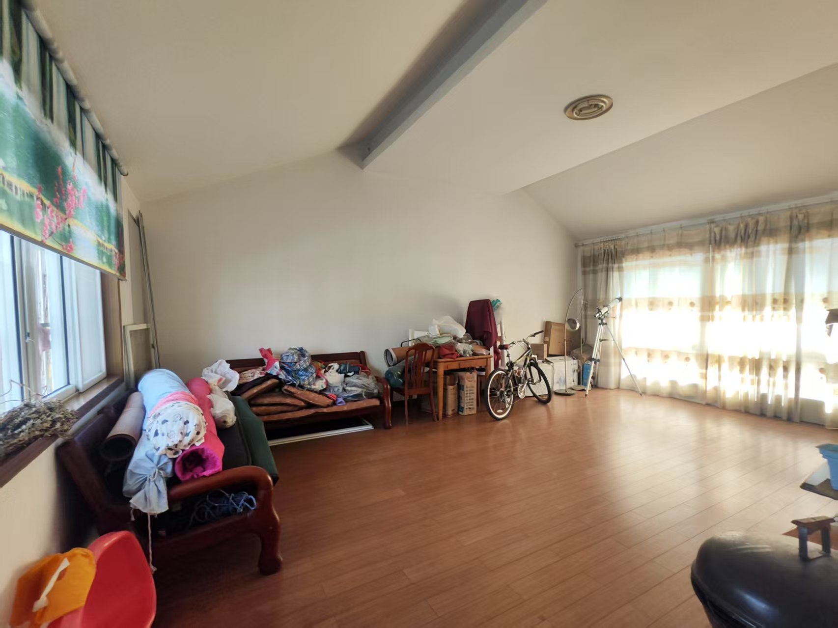 青年乐园 5室2厅2卫 70.0万 青年乐园 5室2厅2卫 70.0万室内图