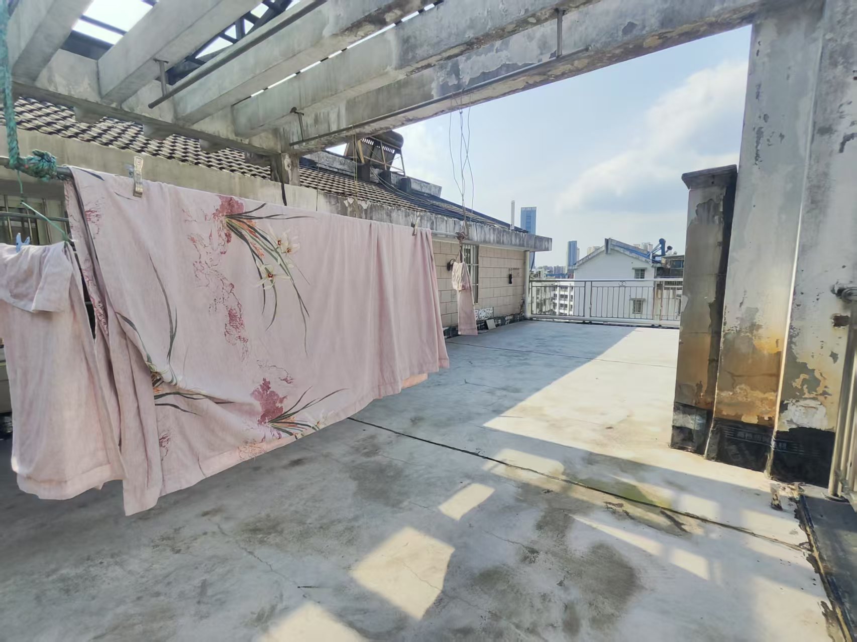 青年乐园 5室2厅2卫 70.0万 青年乐园 5室2厅2卫 70.0万室内图