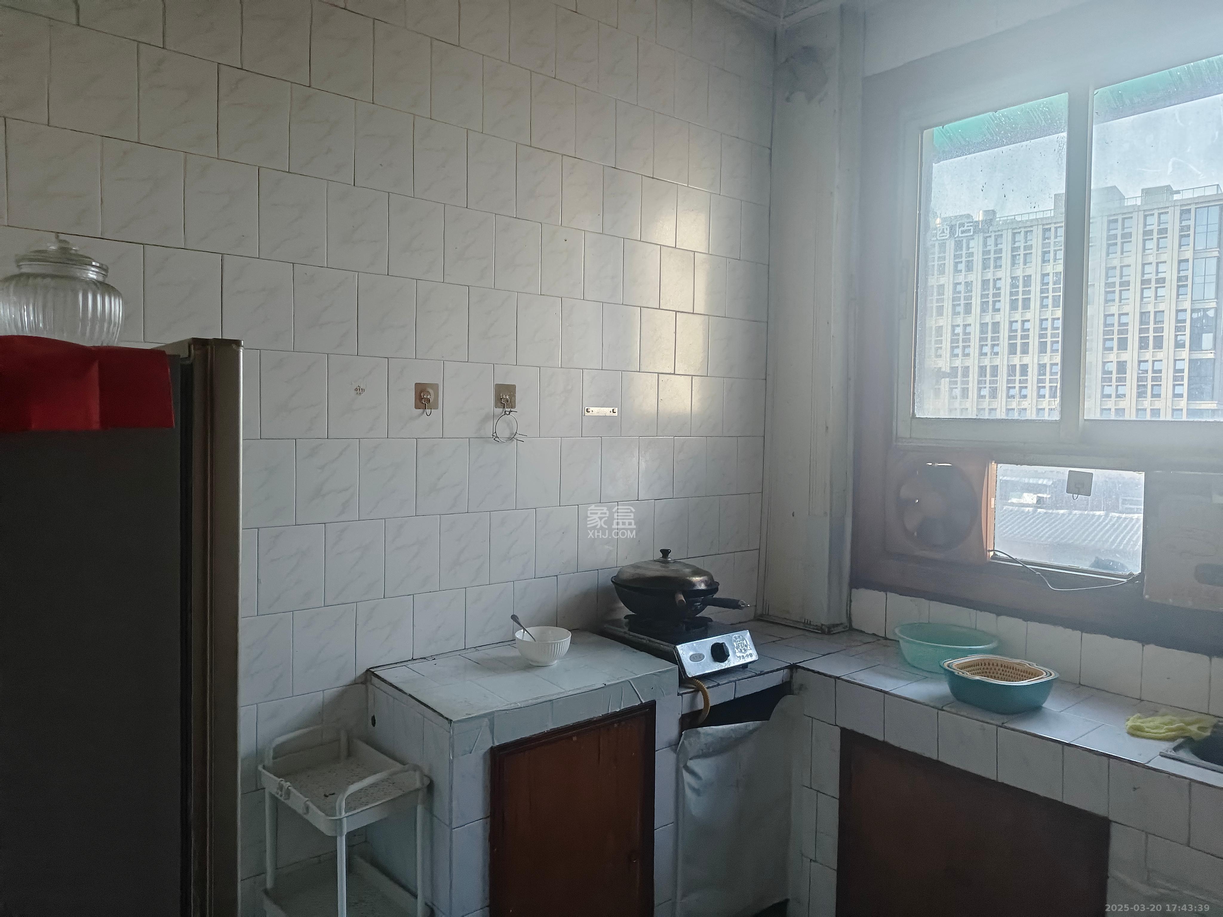 牛角塘社区  2室1厅1卫    1300.0元/月 牛角塘社区  2室1厅1卫    1300.0元/月室内图