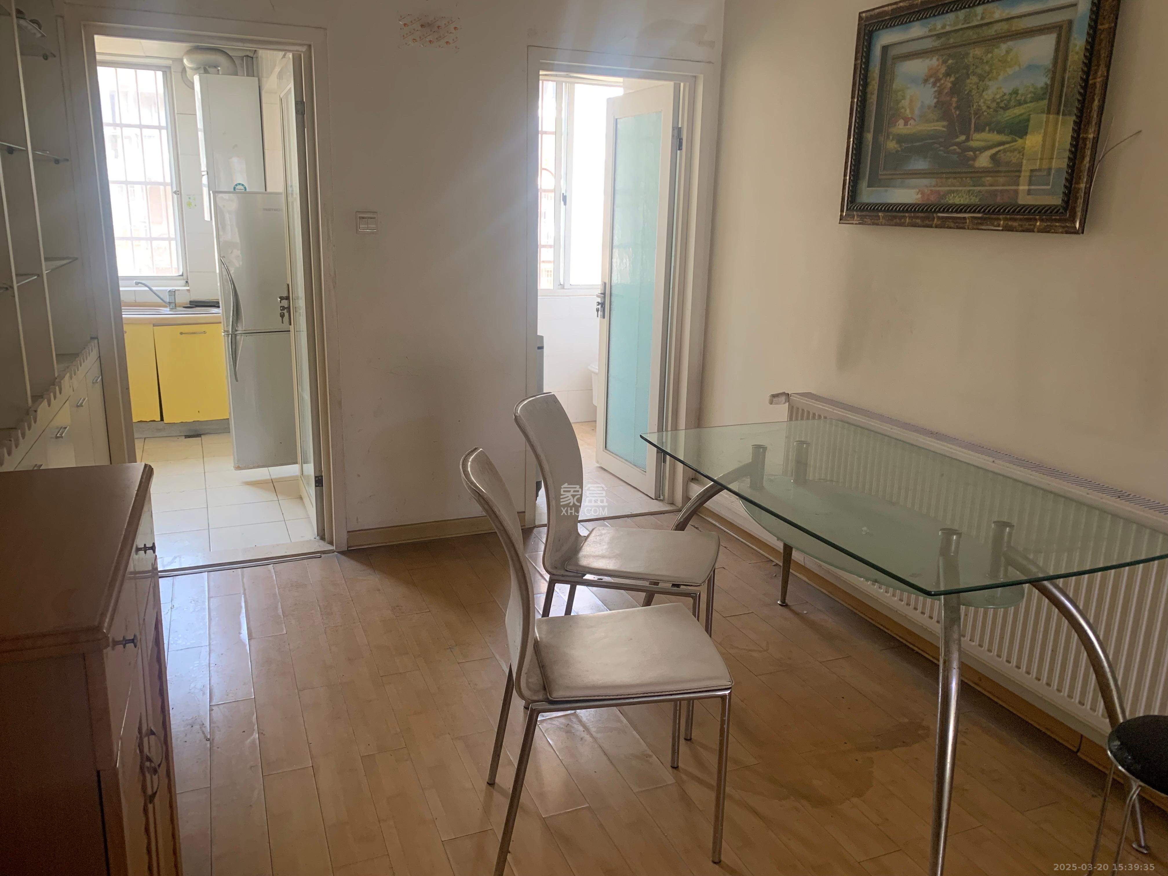 福乐康城 3室2厅2卫 2400.0元/月 福乐康城 3室2厅2卫 2400.0元/月室内图