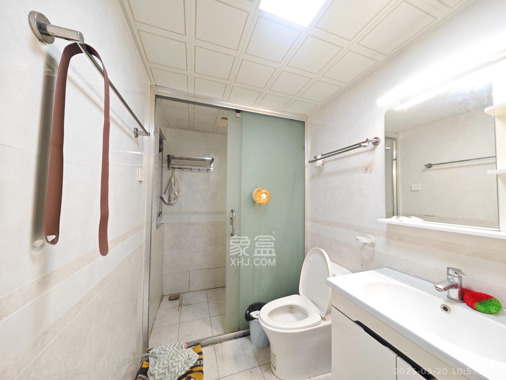 中建嘉和城  3室2厅2卫   2600.00元/月室内图