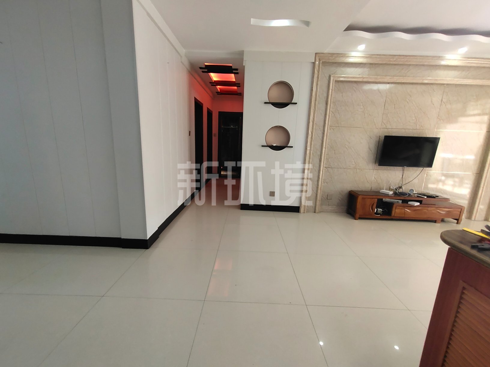 月亮湾一期 3室2厅2卫 1500.0元/月 月亮湾一期 3室2厅2卫 1500.0元/月室内图