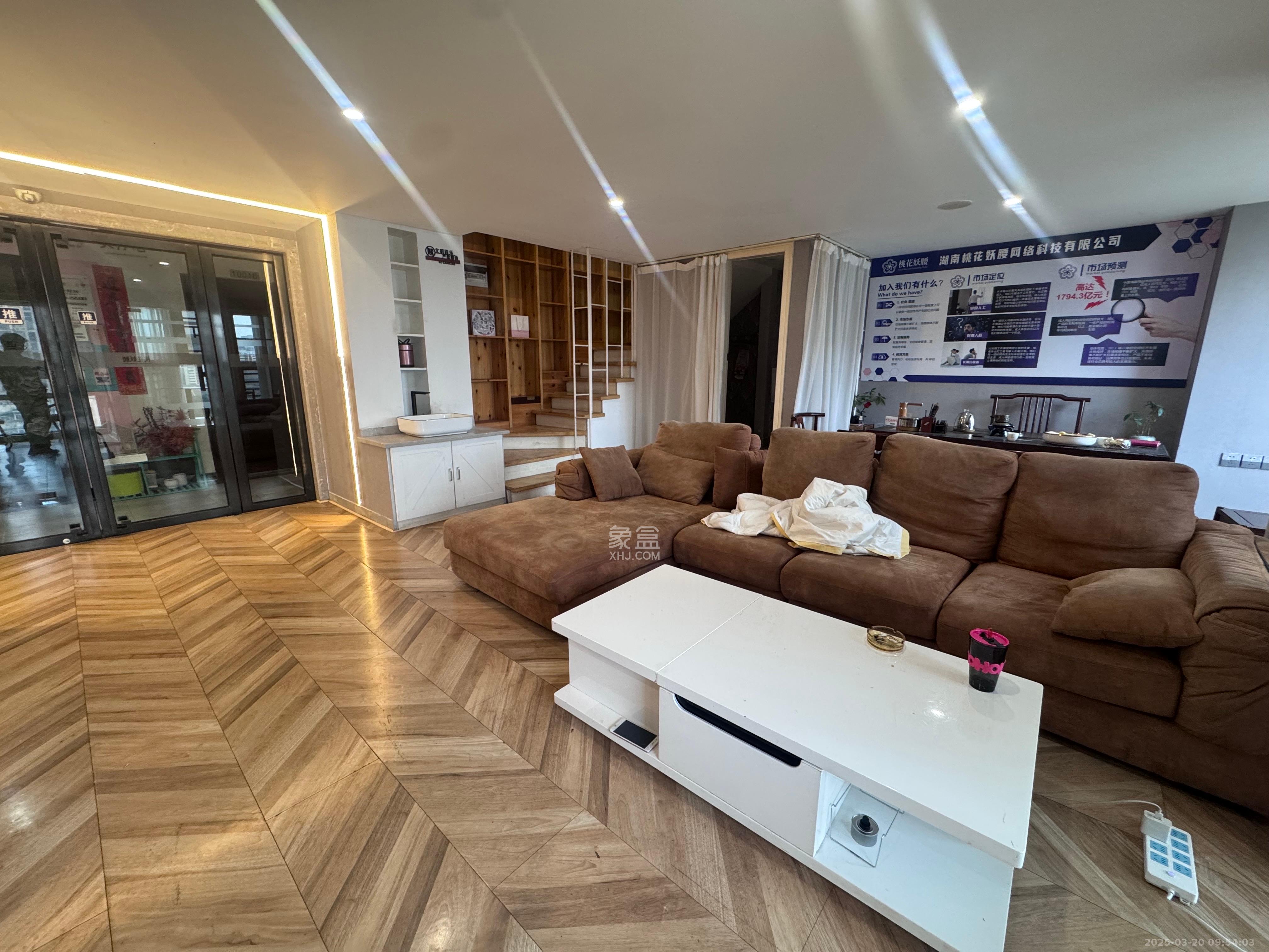 裕天国际商汇中心 1室0厅0卫 3500.0元/月 裕天国际商汇中心 1室0厅0卫 3500.0元/月室内图