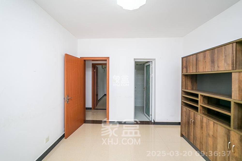 钱隆樽品(一、二、三期) 3室2厅1卫 2000.0元/月 钱隆樽品(一、二、三期) 3室2厅1卫 2000.0元/月室内图