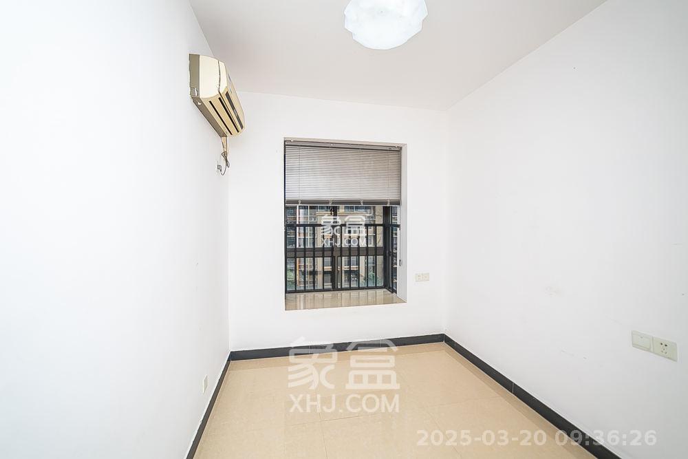 钱隆樽品(一、二、三期)  3室2厅1卫    2000.0元/月 钱隆樽品(一、二、三期)  3室2厅1卫    2000.0元/月